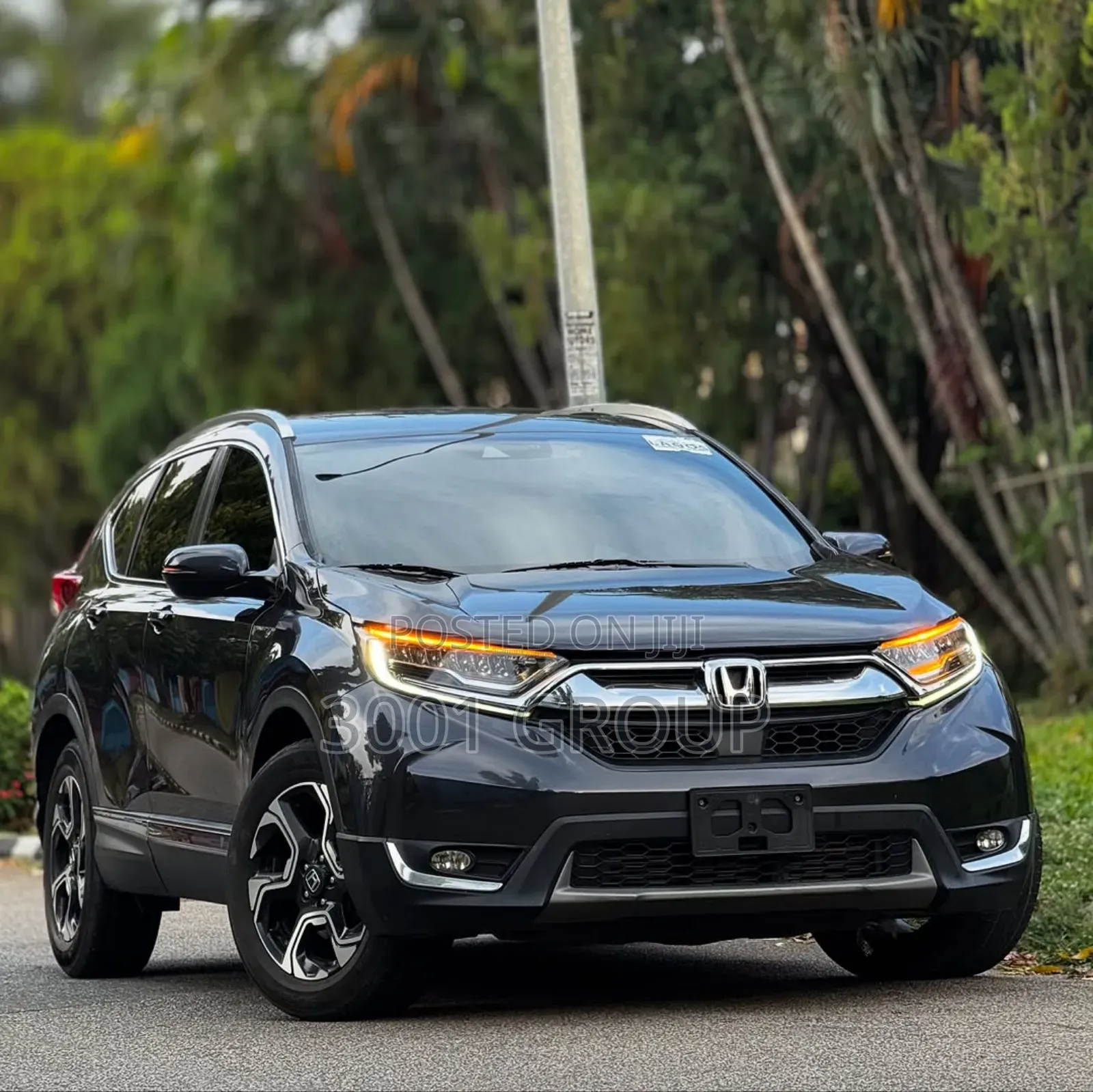 Honda CR-V Touring 4dr SUV AWD (1.5L 4cyl CVT) 2017 Gray