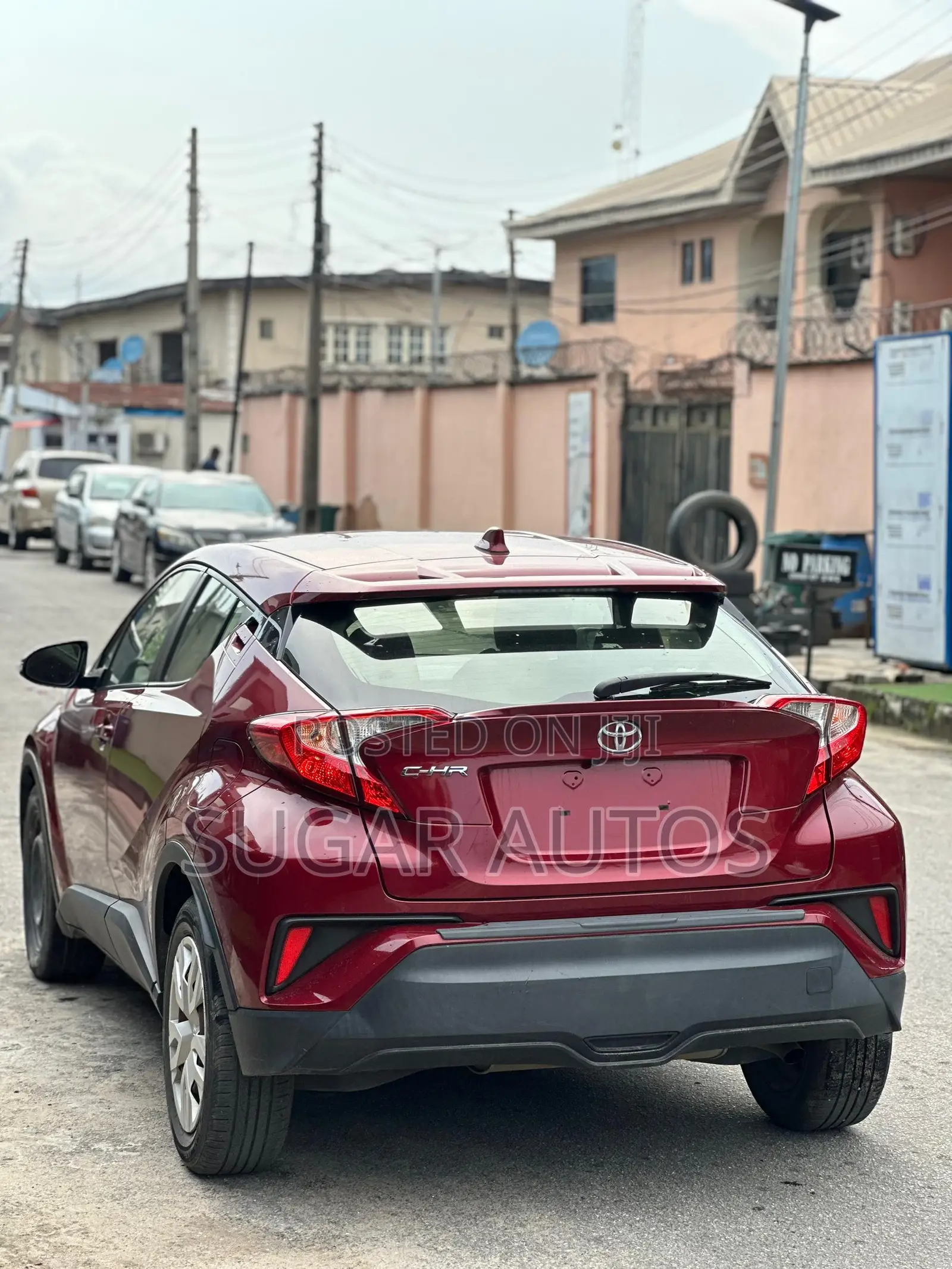 Toyota C-HR XLE FWD Sport Utility (2.0L 4cyl 2AM) 2018 Red