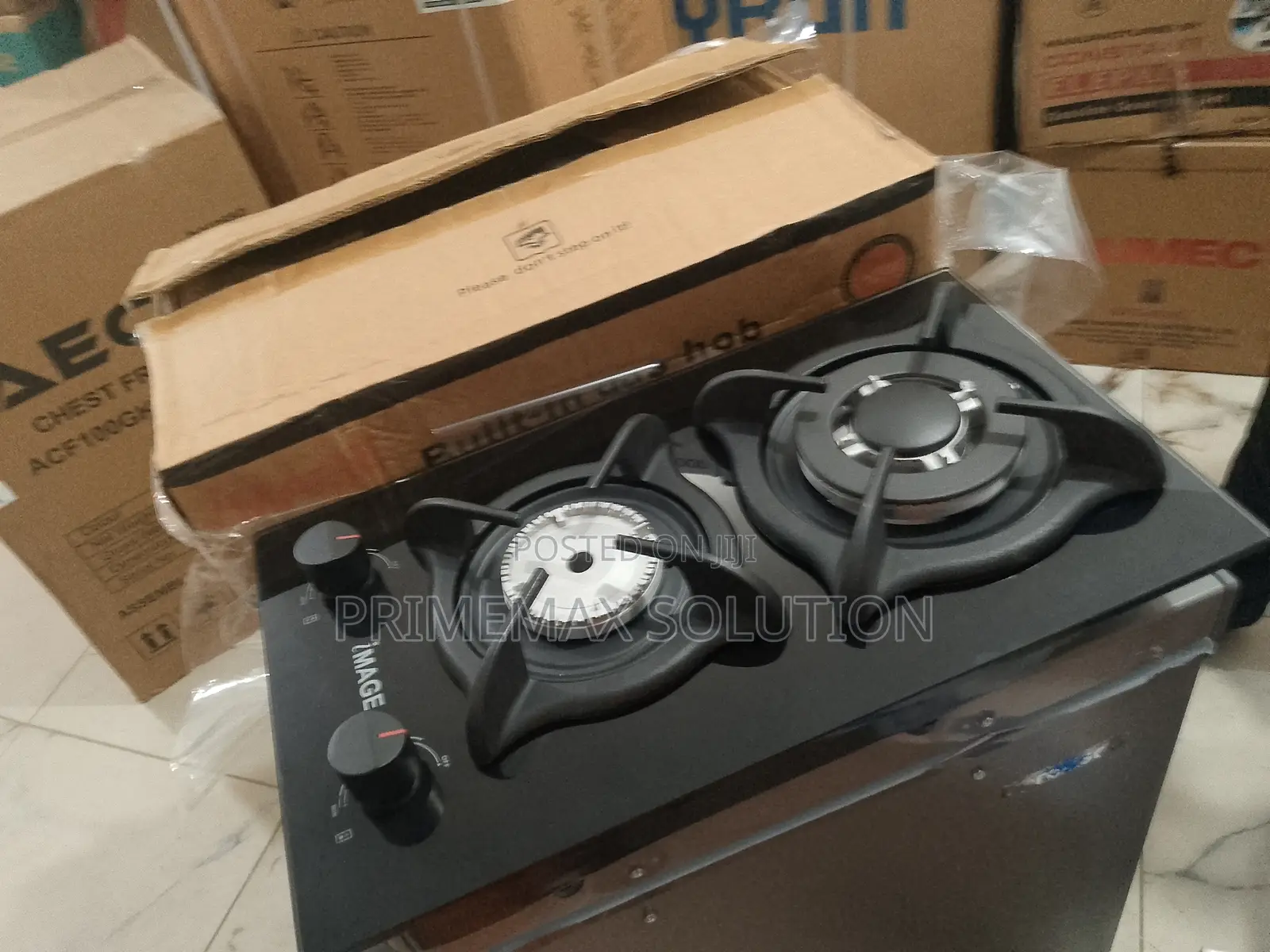 Efficient Twin Burners in a 70cm Built-in Hob