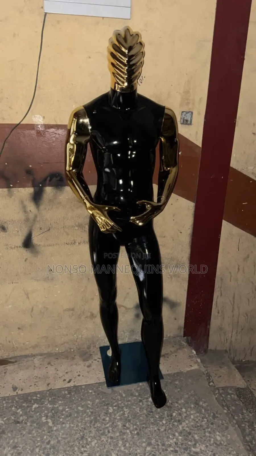 Spider Head Male Black And Gold Mannequin