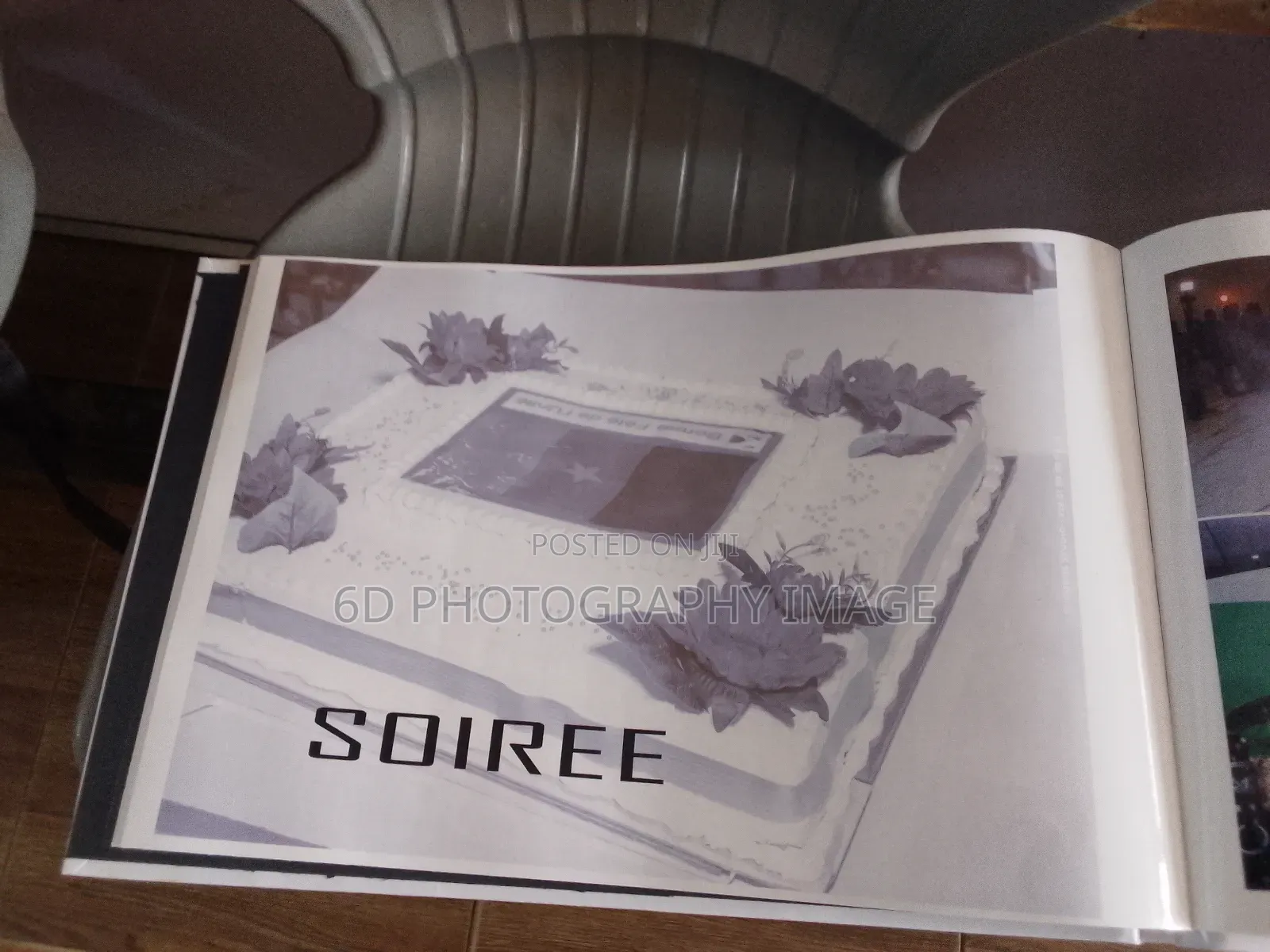 80 Pages of 12 by 36 Synthetic Photo Album With Album Suite Case