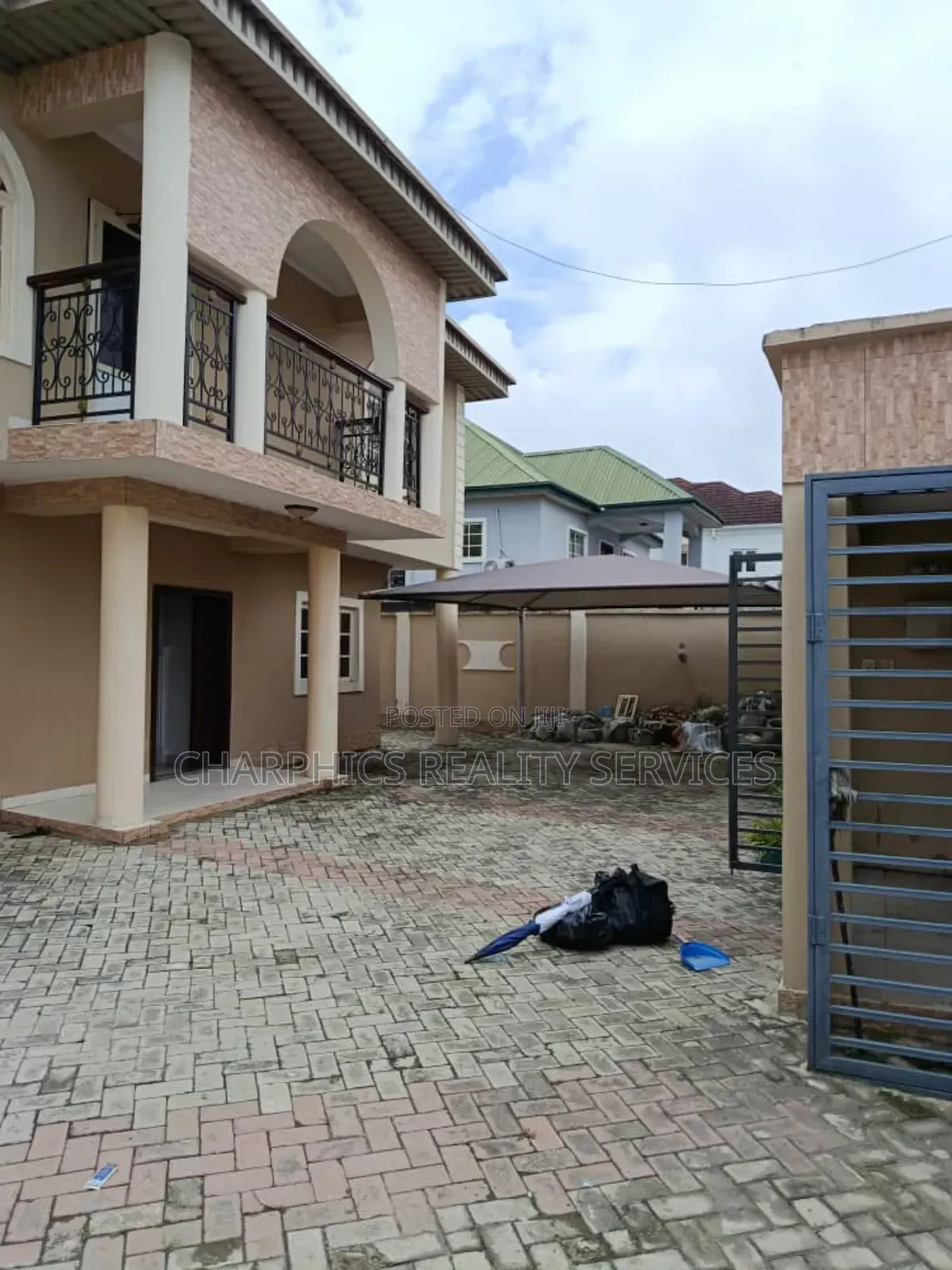 5bdrm Duplex in Agungi for rent