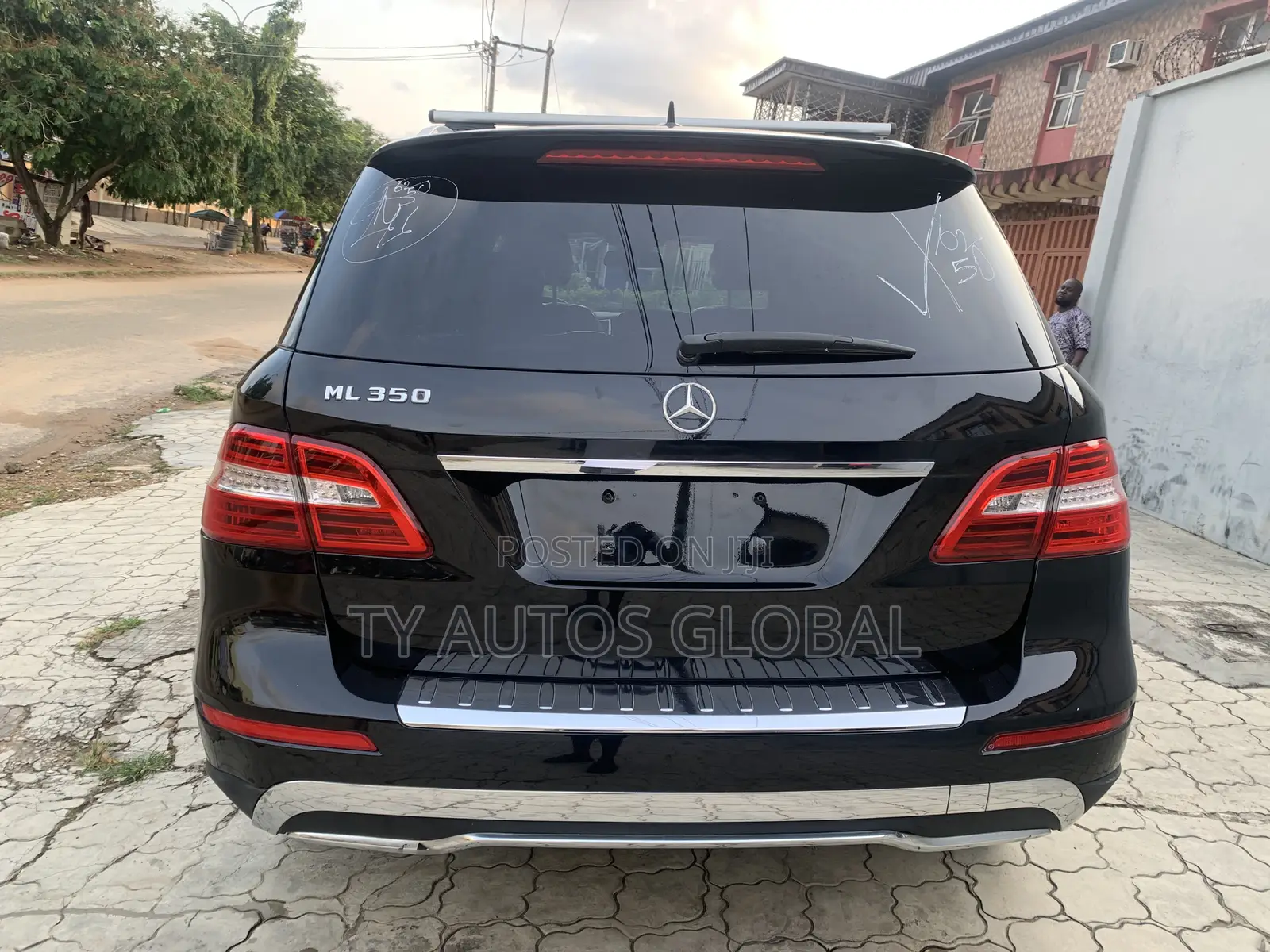 Mercedes-Benz M Class ML350 4MATIC 4dr SUV AWD (3.5L 6cyl 7A) 2014