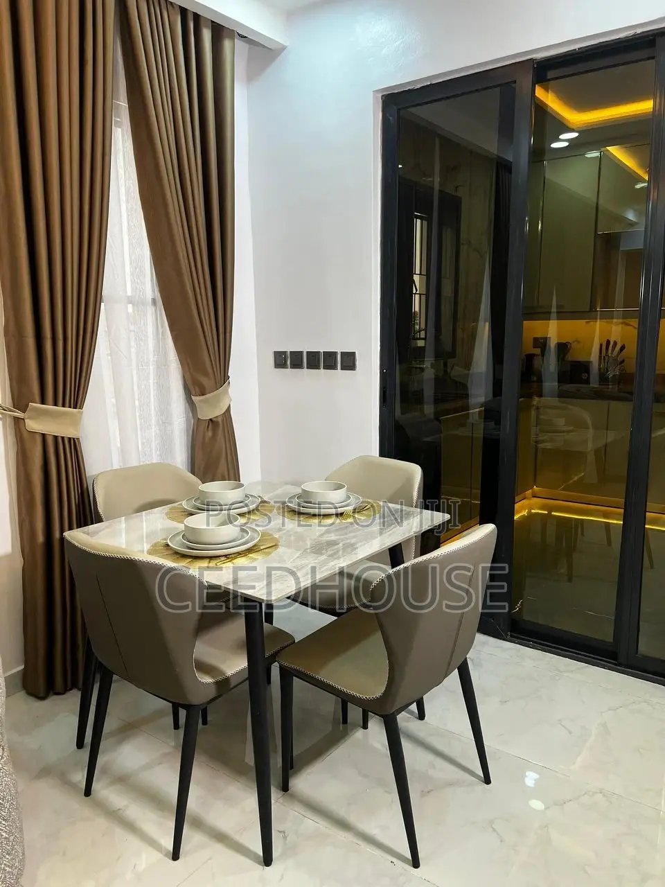 Luxurious 2/3 Bedroom Apartment