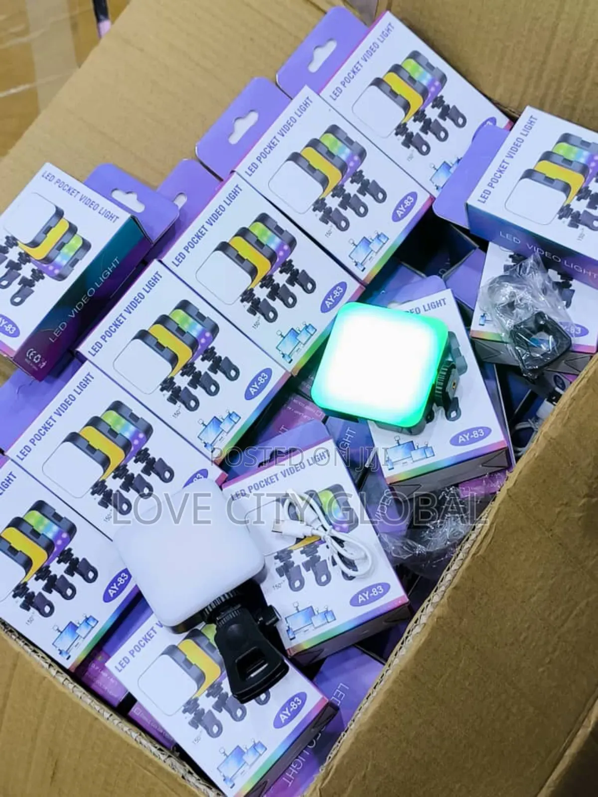 Ay-83 Rechargeable RGB Led Pocket Video Light for Phone,Tablet, Camera