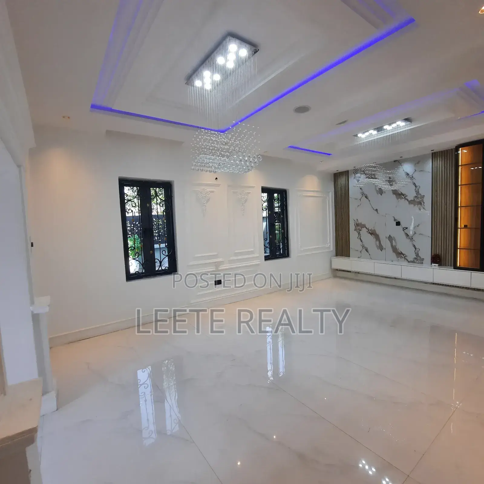 5bdrm Duplex in Kado for sale