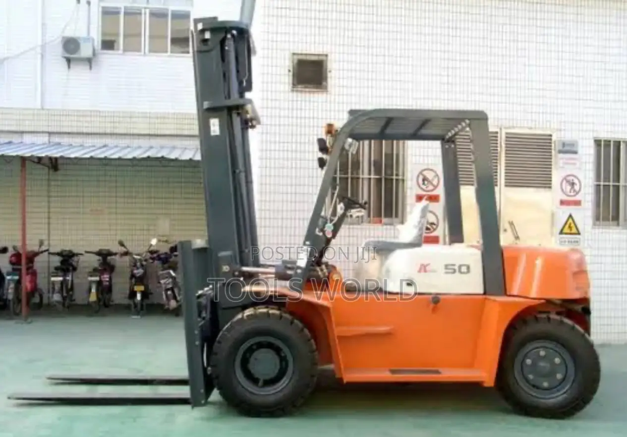 Heavy-Duty Heli Cpcd50 Diesel Forklift 5t for Warehouse Use