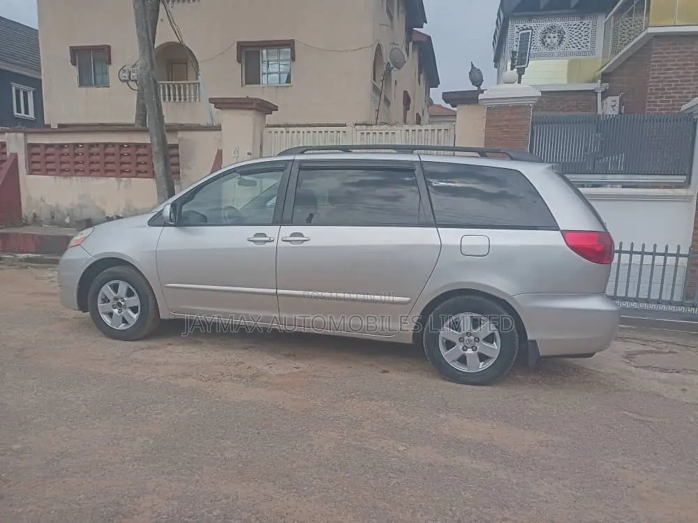 Toyota Sienna LE AWD 2006 Gold