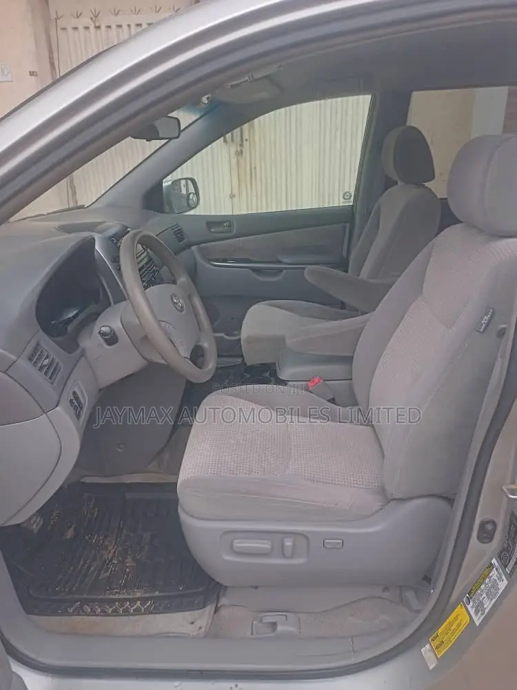 Toyota Sienna LE AWD 2006 Gold