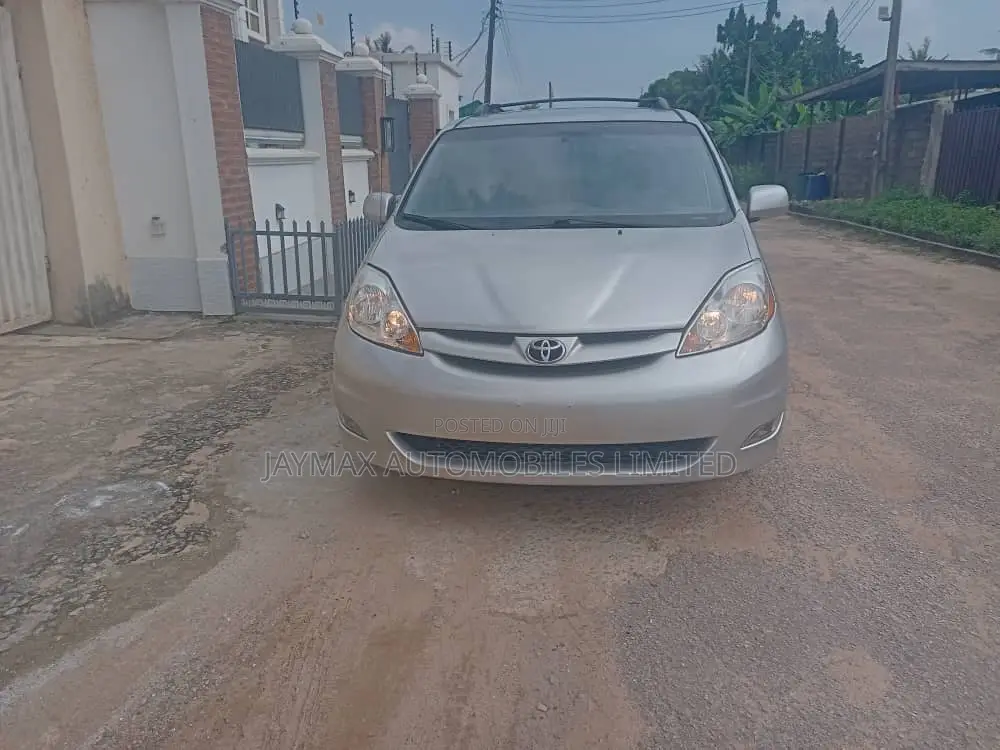 Toyota Sienna LE AWD 2006 Gold