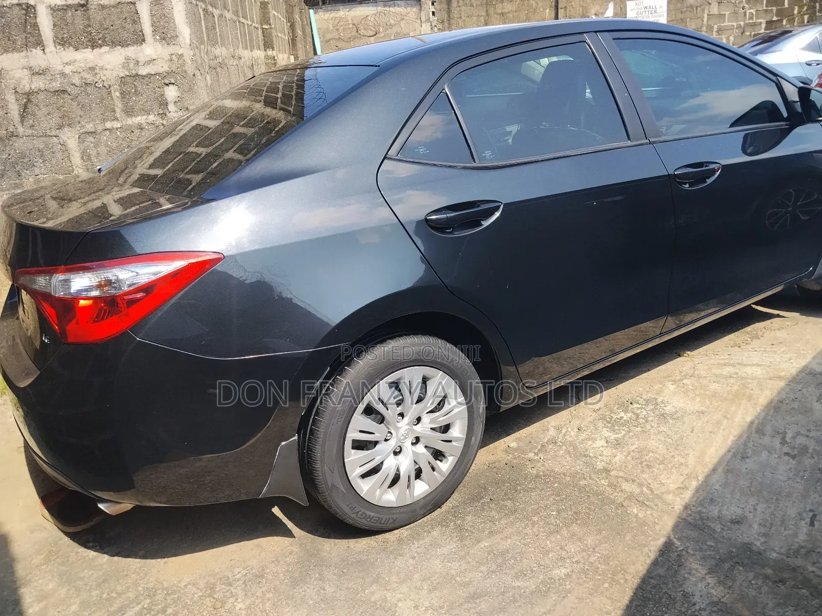 Toyota Corolla LE 4dr Sedan (1.8L 4cyl CVT) 2016 Black