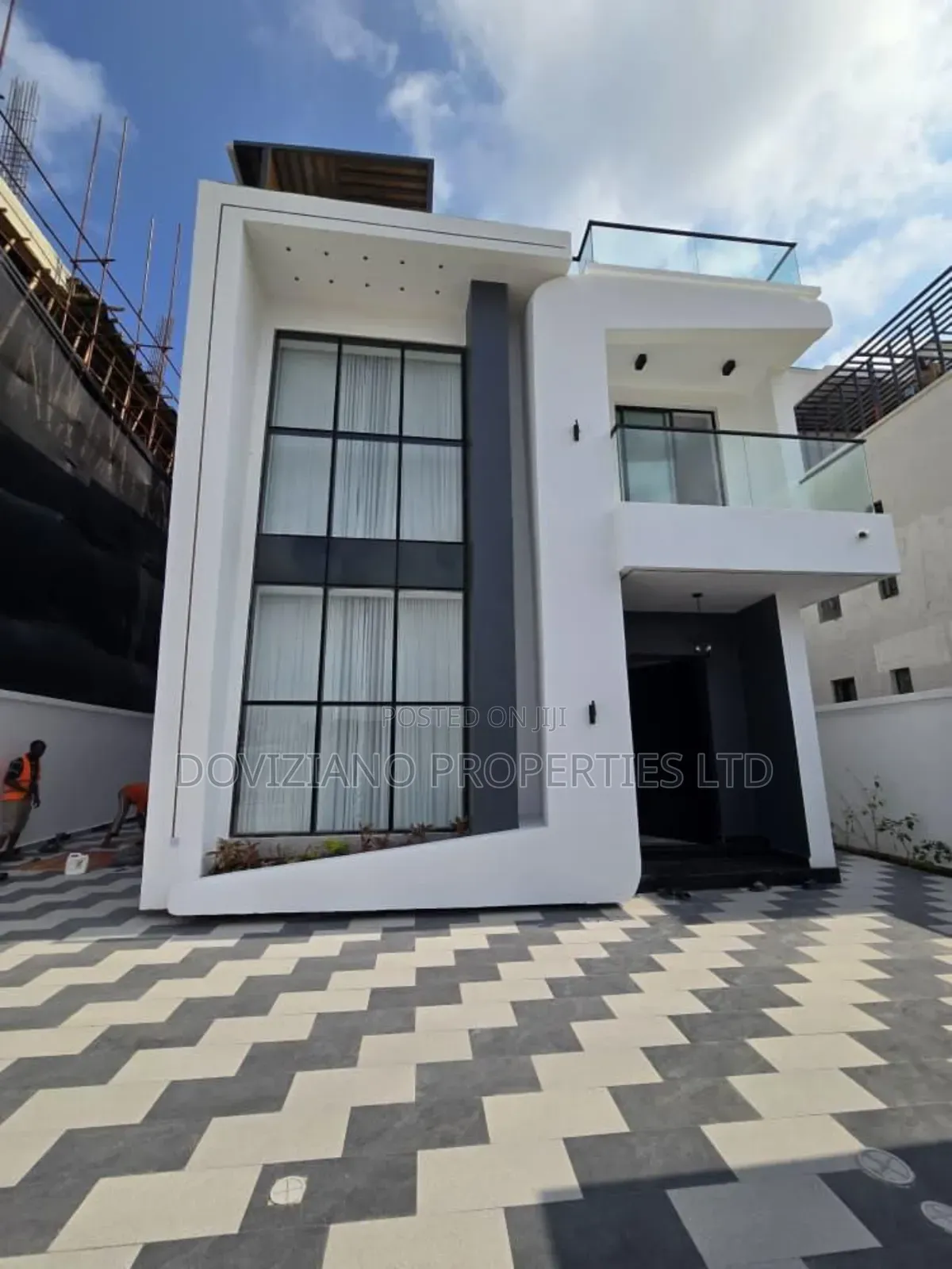 5bdrm Duplex in Lekki Phase 1 for sale