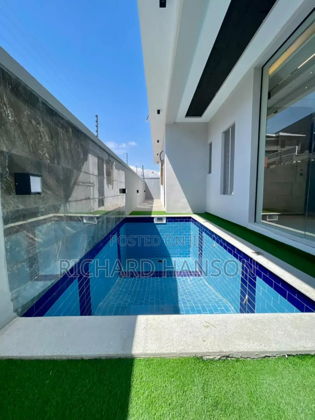 5bdrm Duplex in Lekki Phase 1 for sale