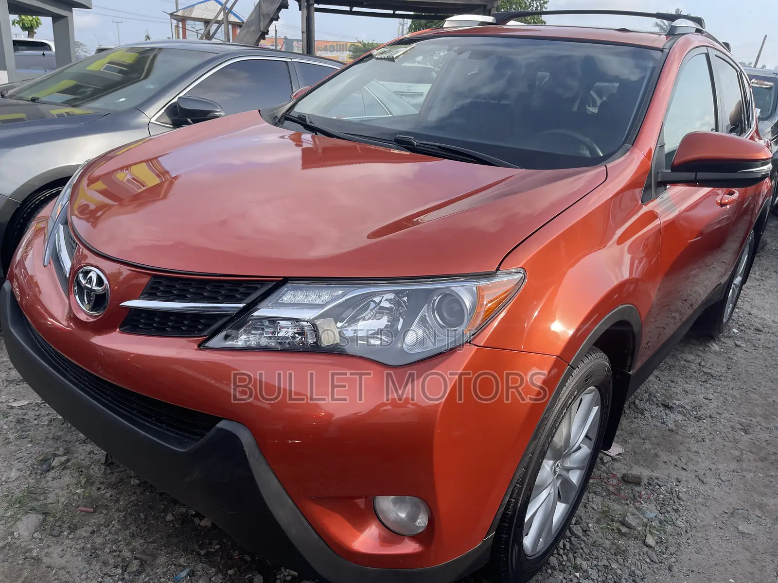 Toyota RAV4 Limited 4dr SUV AWD (2.5L 4cyl 6A) 2015 Orange
