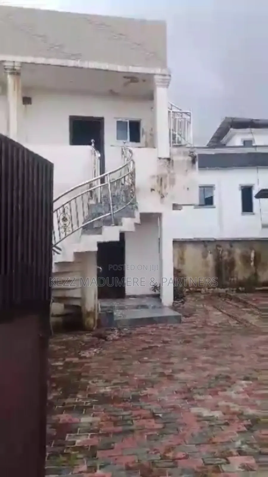 4bdrm Bungalow in Egbelu Road Off for sale