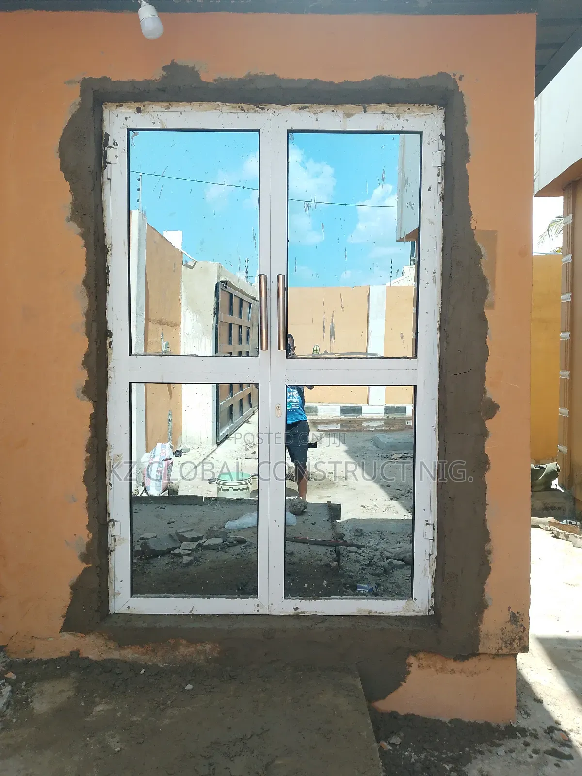 Aluminum Double Panels Hinge Door