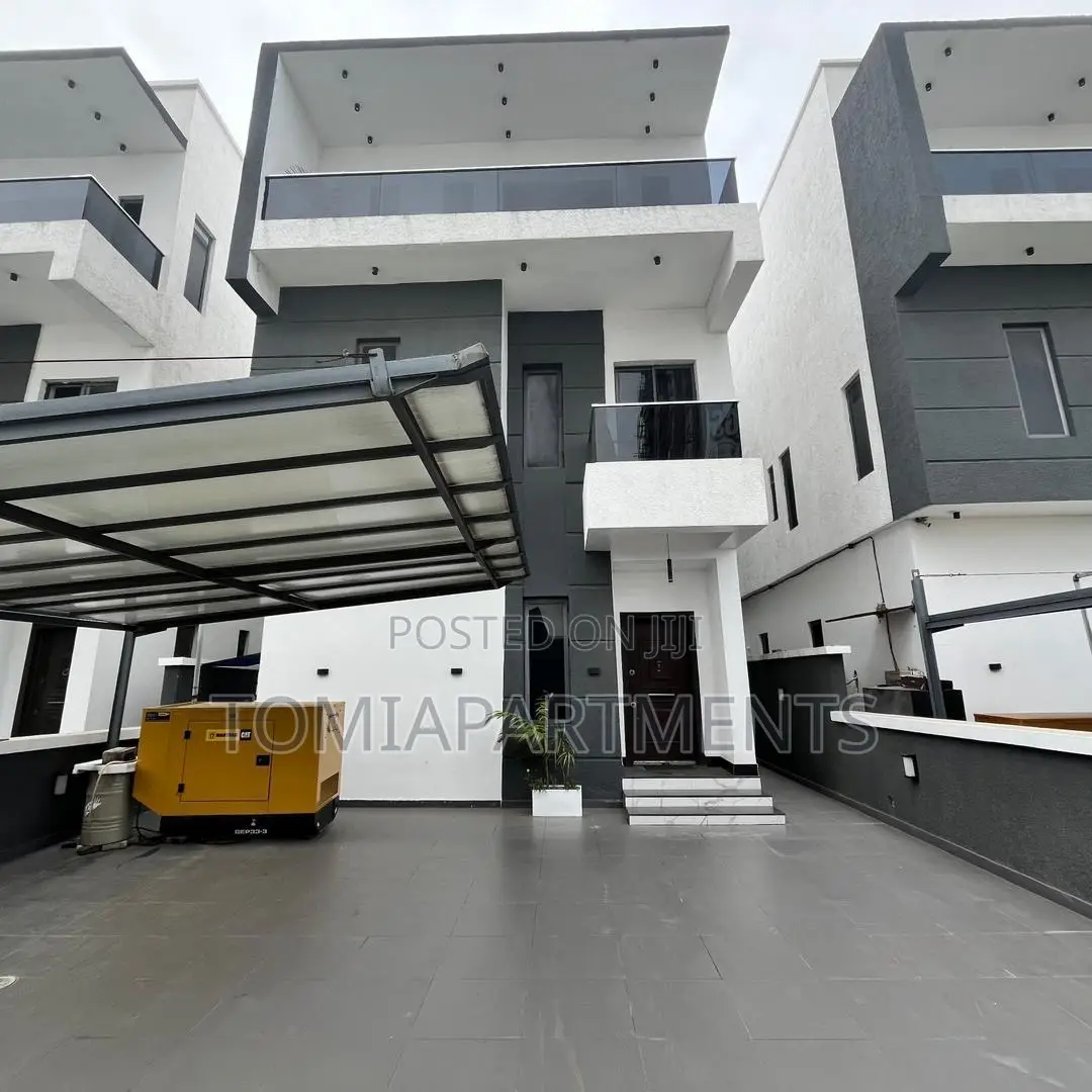 5 Bedroom Detached Self Compound Duplex Shortlet Apartment in Lekki