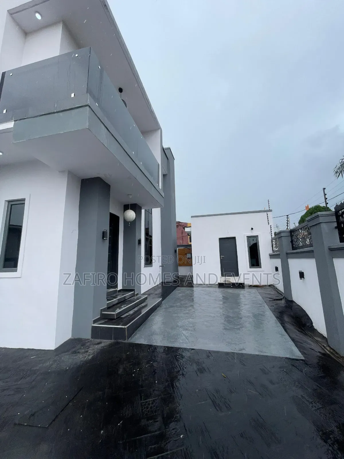 5bdrm Duplex in Brown Gate, Oluyole for sale