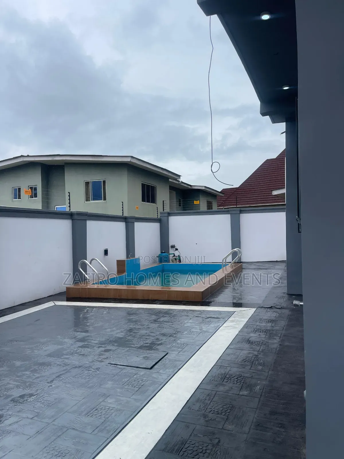 5bdrm Duplex in Brown Gate, Oluyole for sale