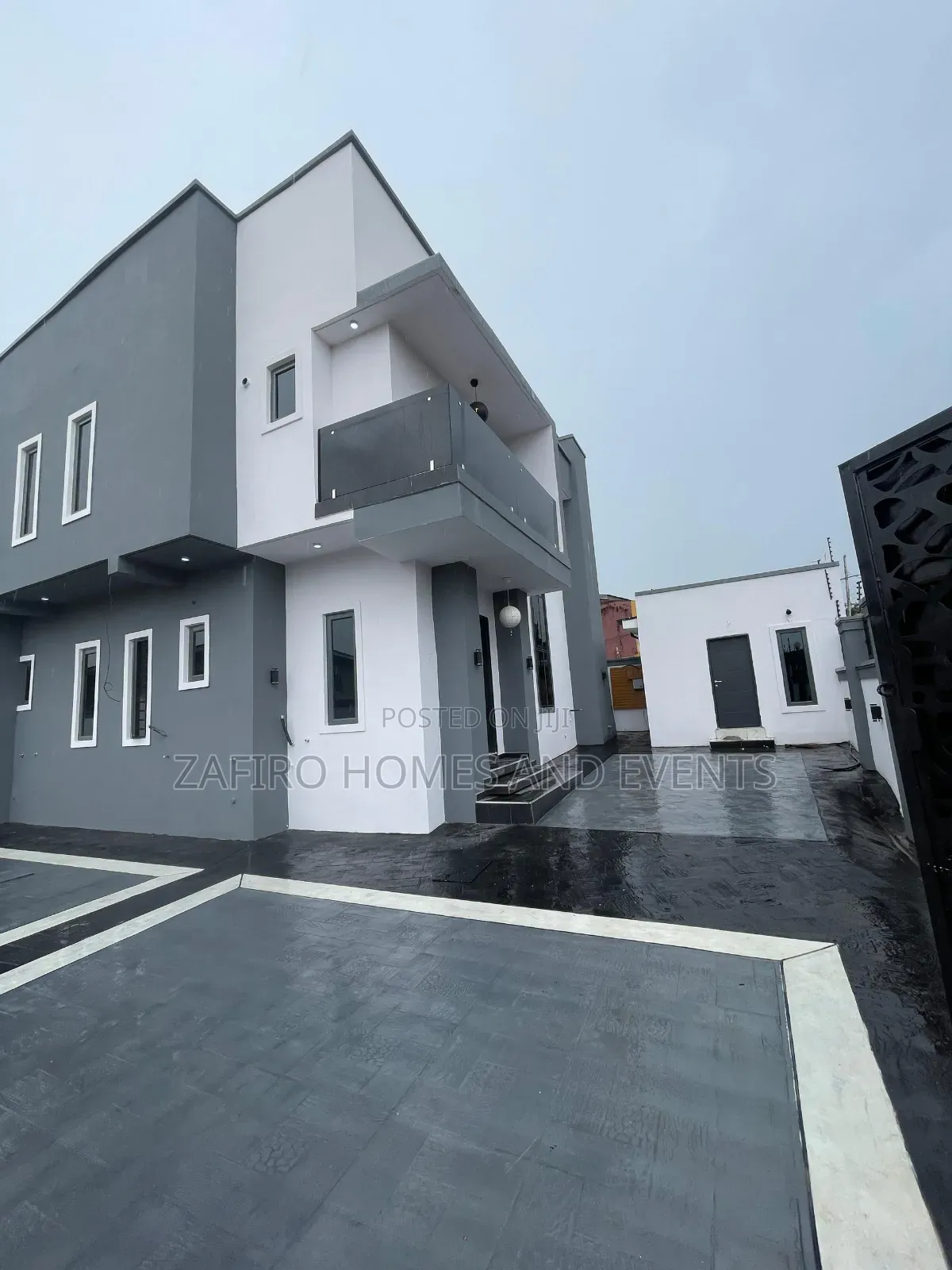 5bdrm Duplex in Brown Gate, Oluyole for sale