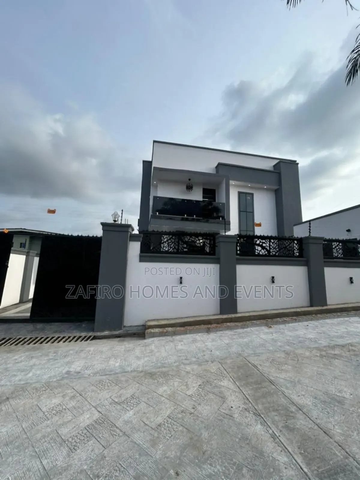 5bdrm Duplex in Brown Gate, Oluyole for sale
