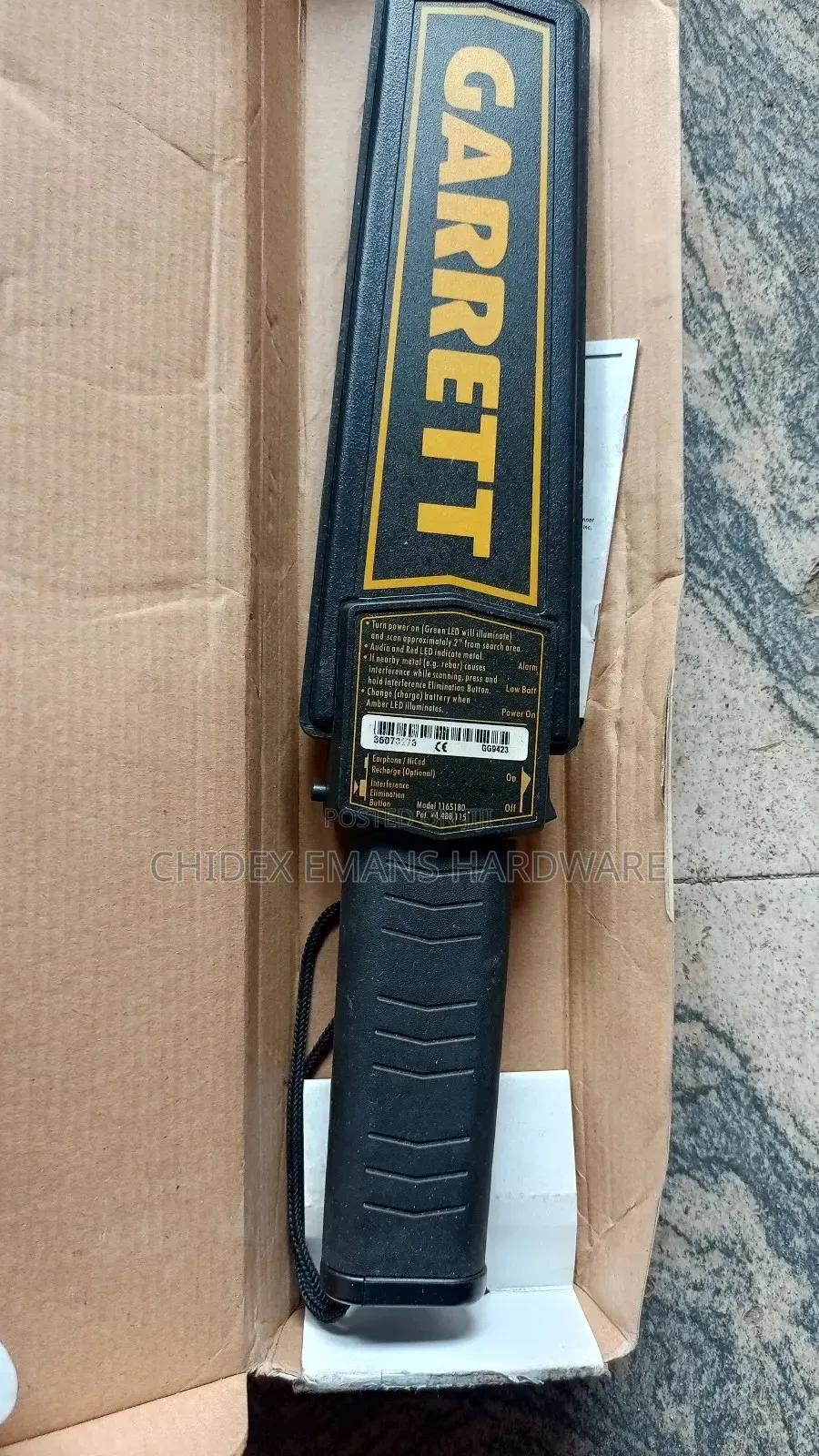 Garrett Super Scanner v Hand-Held Metal Detector.