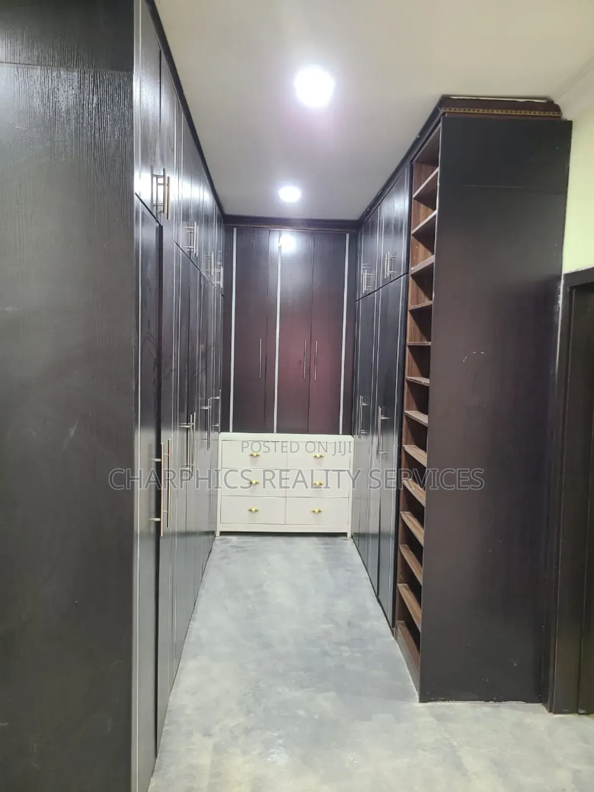 3bdrm Block of Flats in GRA Phase 2 Shangisha for sale