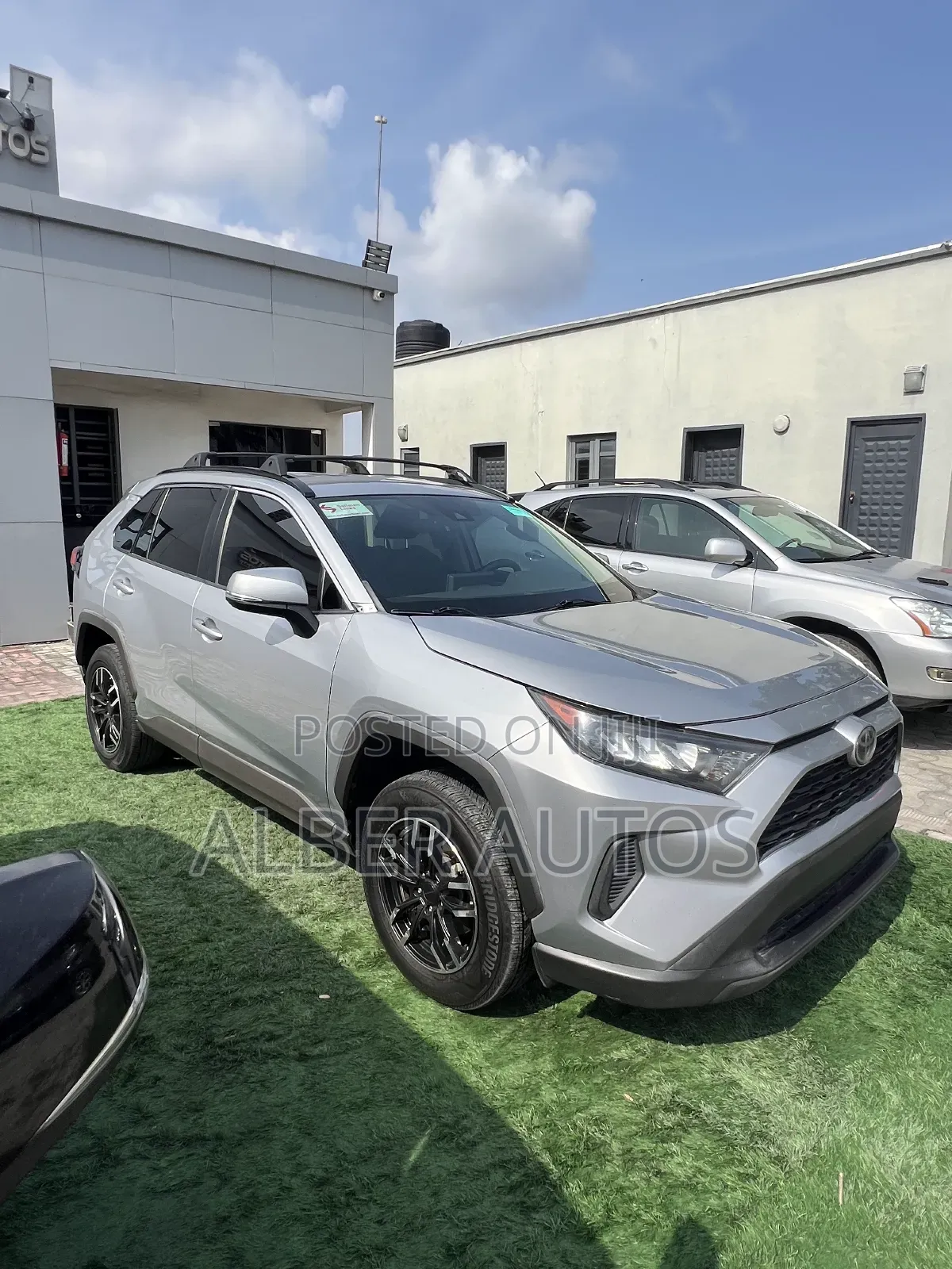 Toyota RAV4 LE AWD 2019 Silver