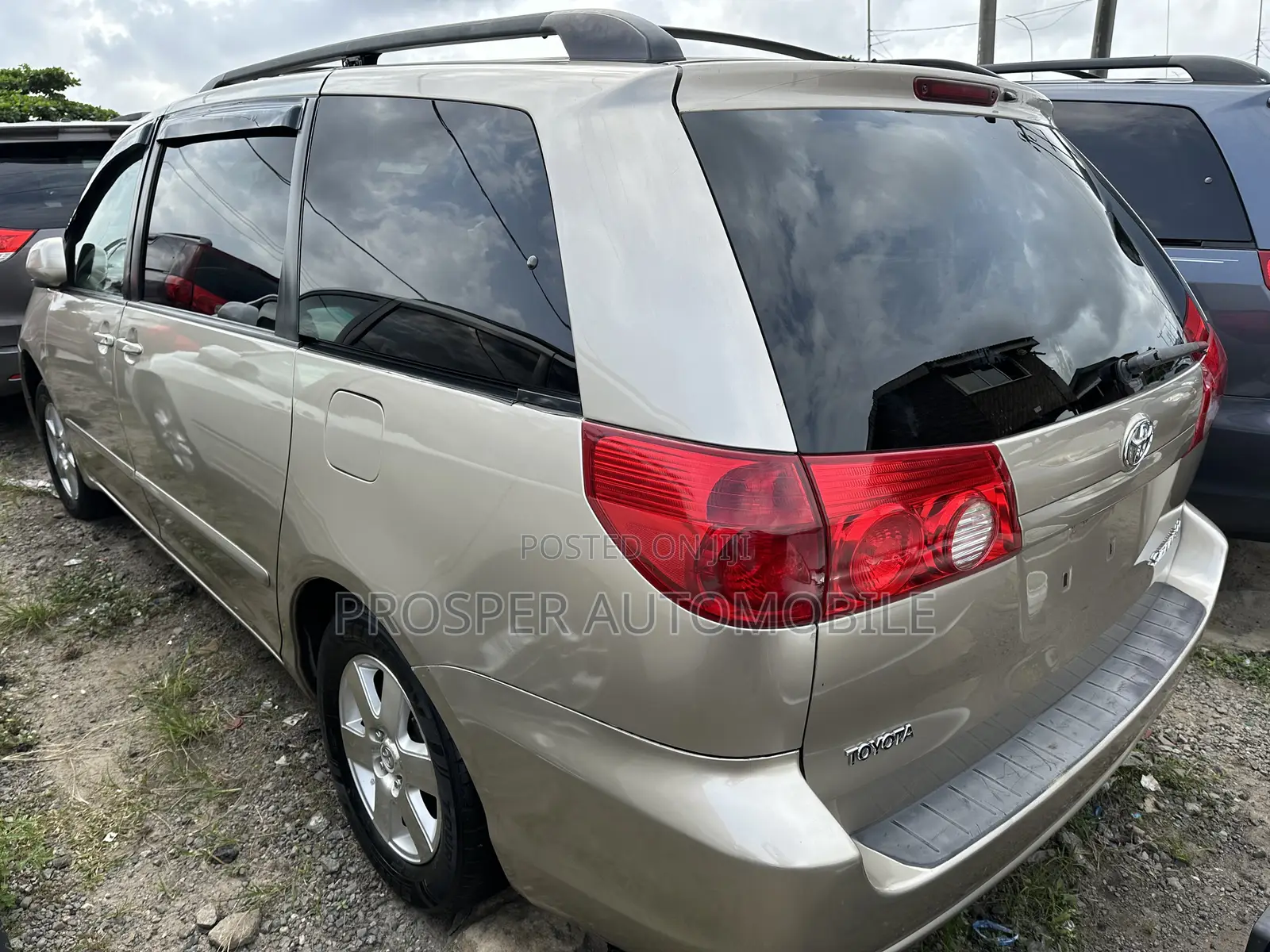 Toyota Sienna LE FWD 2006 Gold