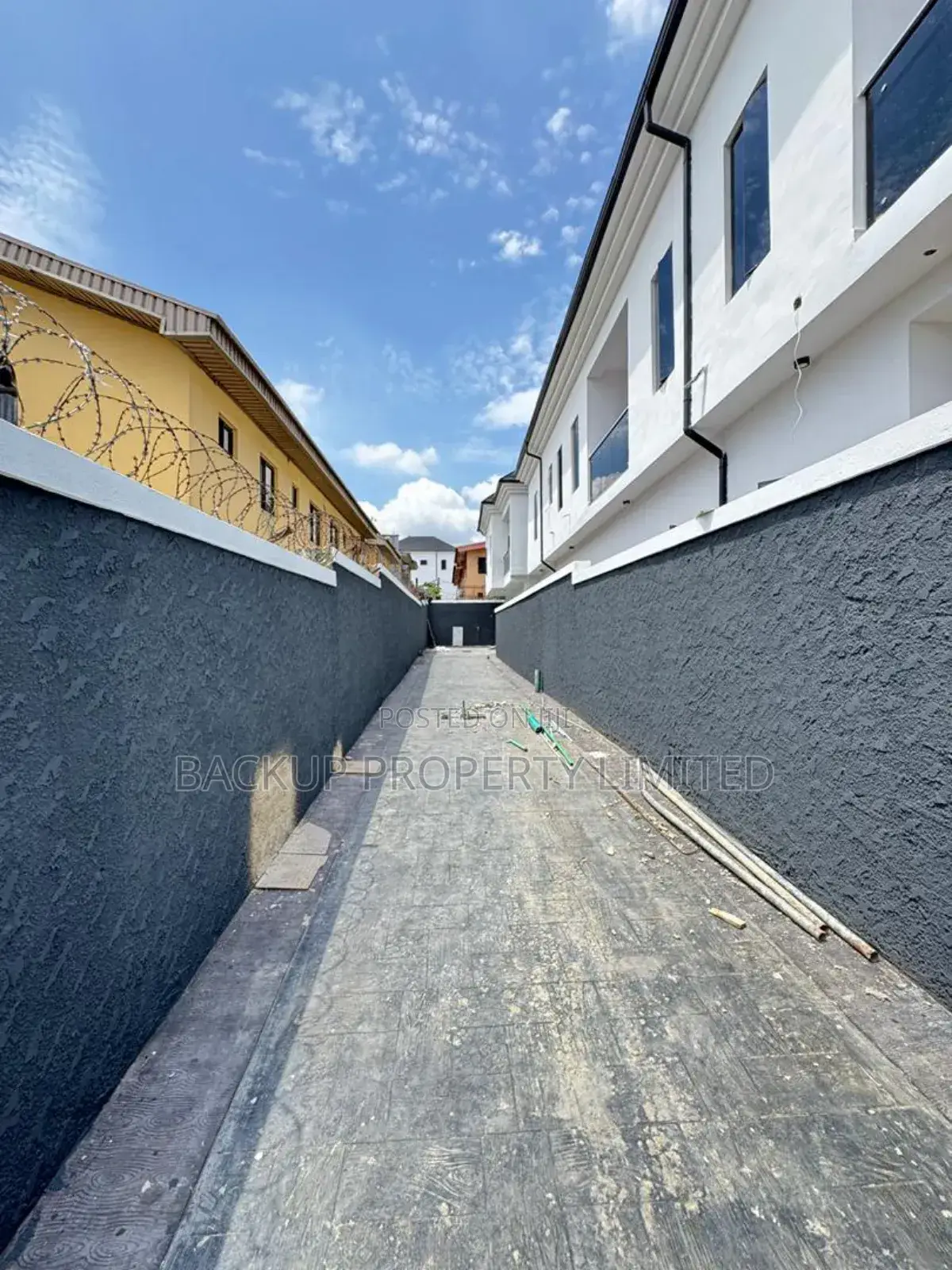 4bdrm Duplex in Magodo Phase 1 for sale