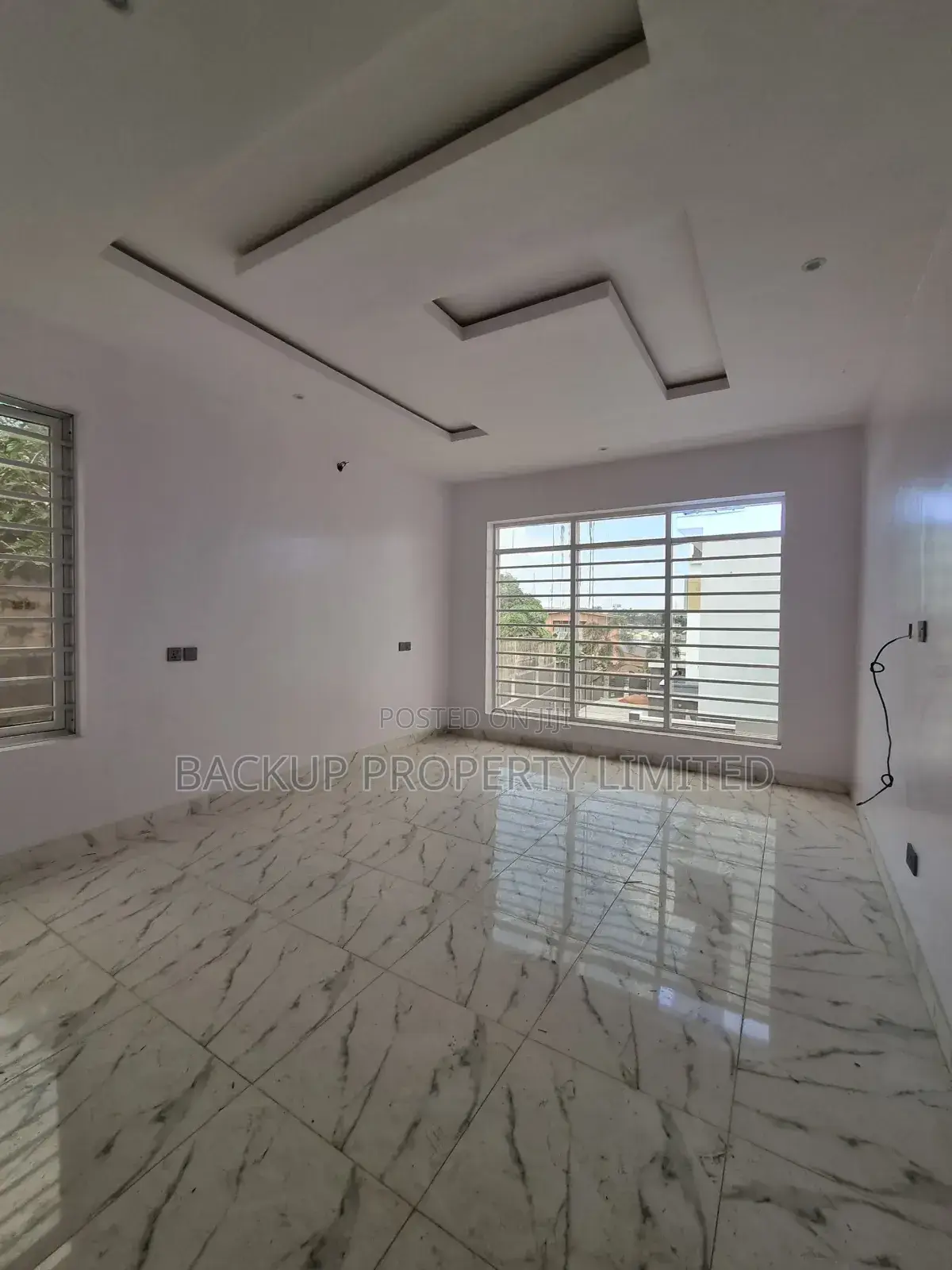 5bdrm Duplex in Opebi for sale