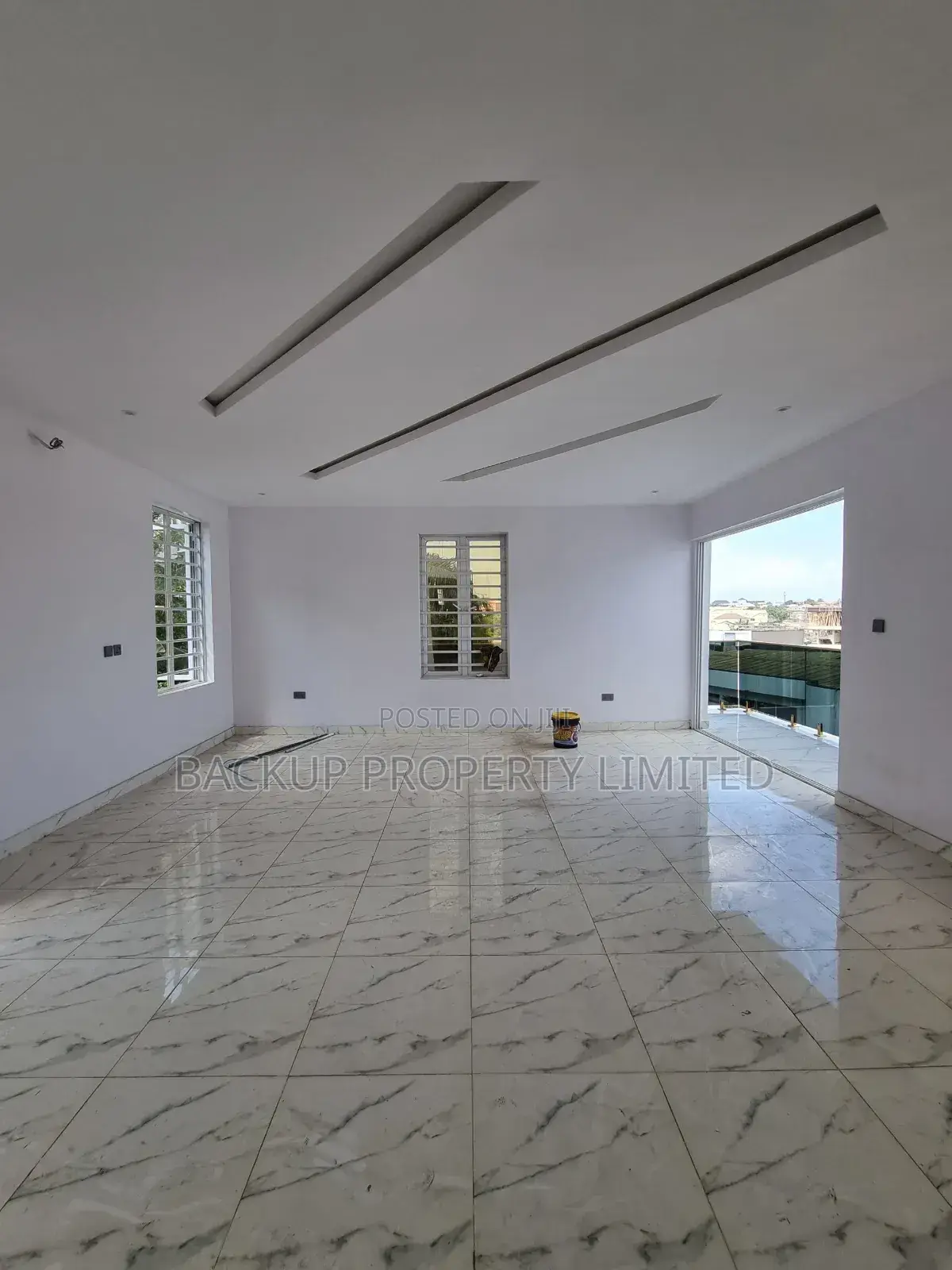 5bdrm Duplex in Opebi for sale