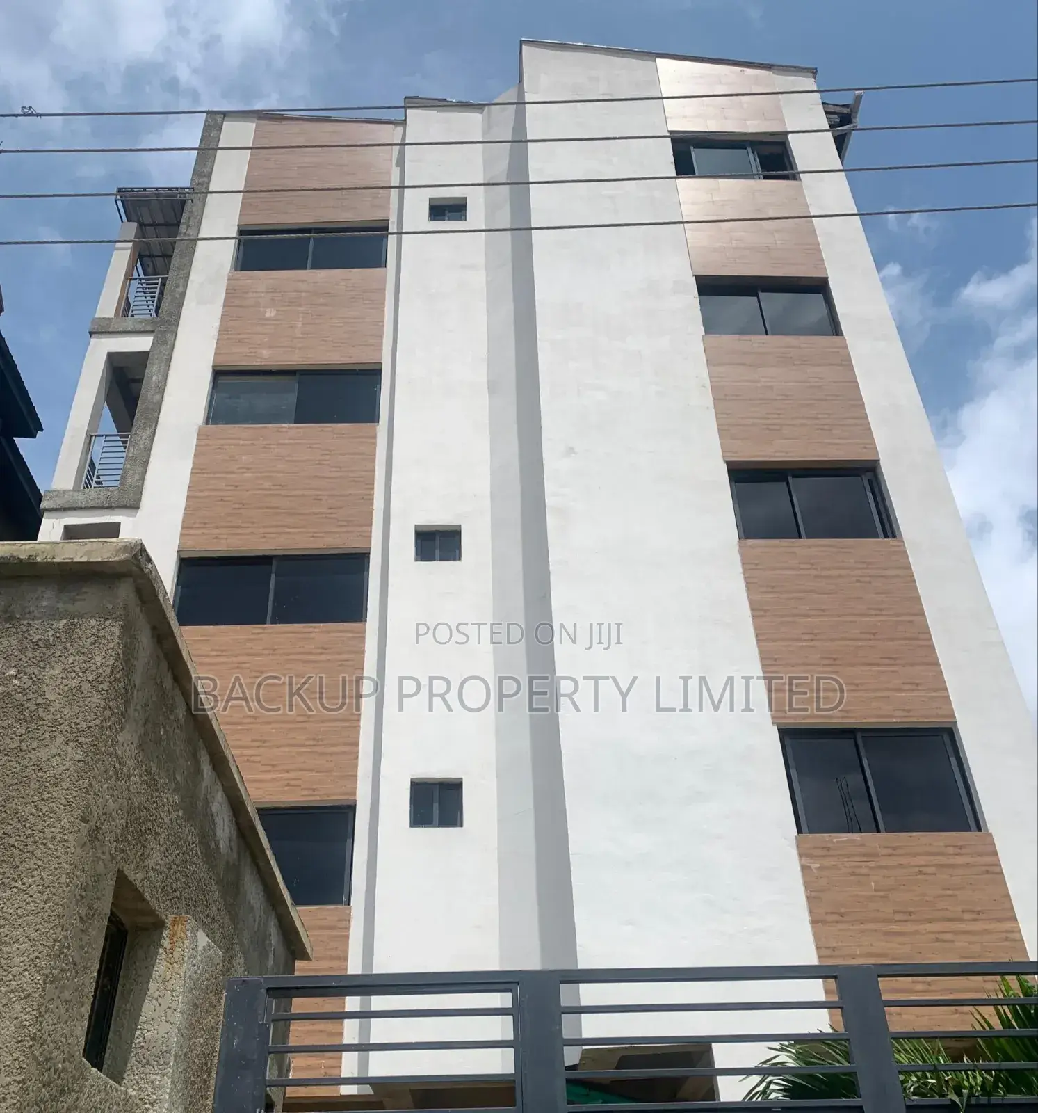 3bdrm Block of Flats in Sabo for sale