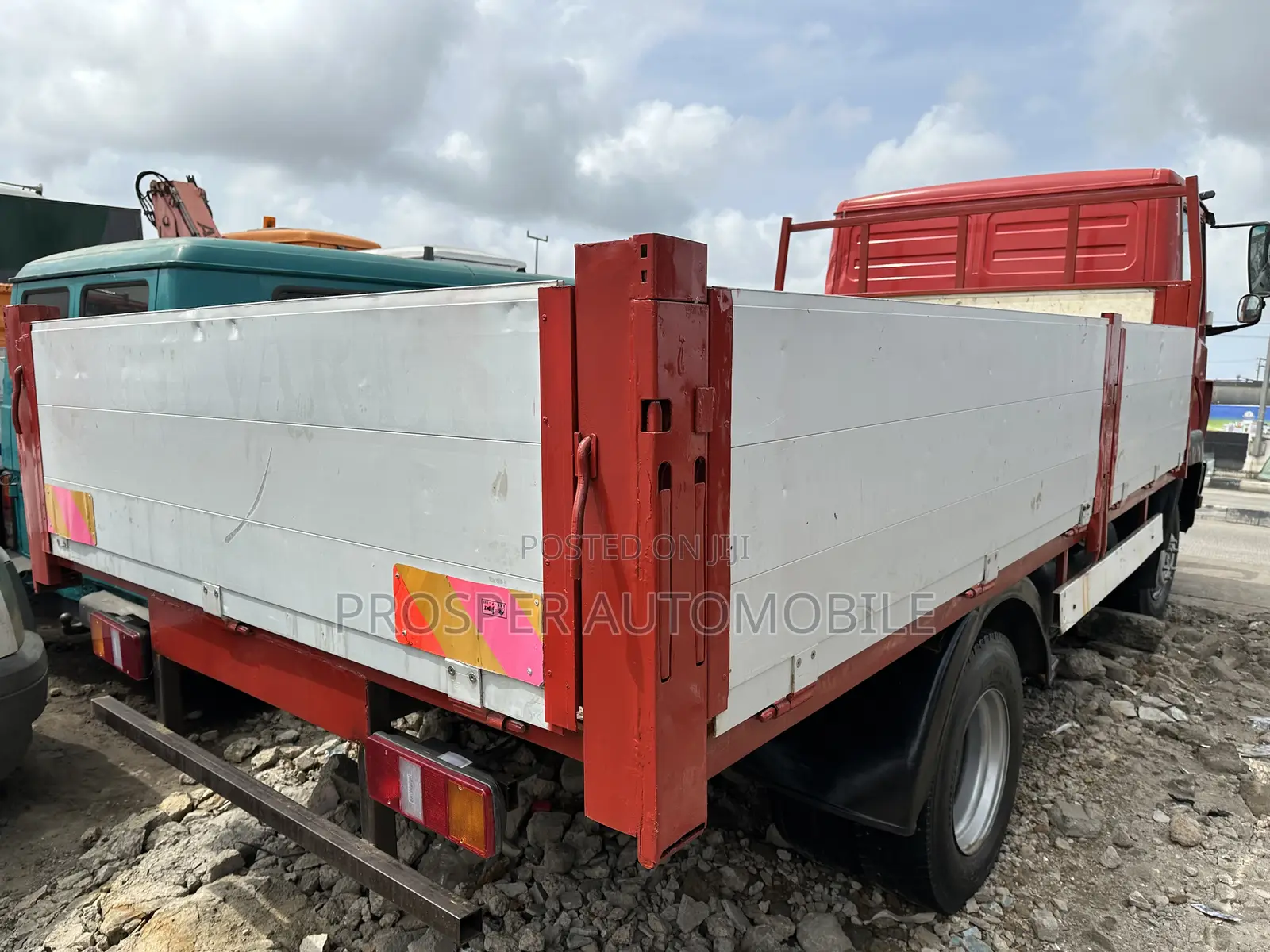Mercedes Benz Truck 814 Red Color