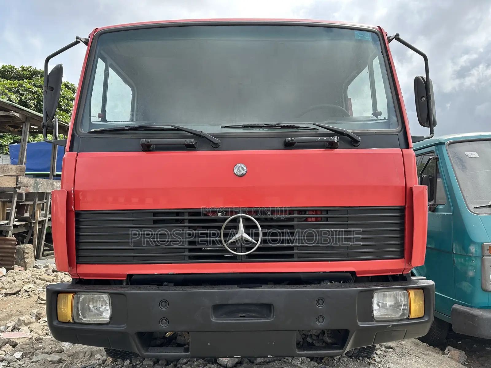 Mercedes Benz Truck 814 Red Color
