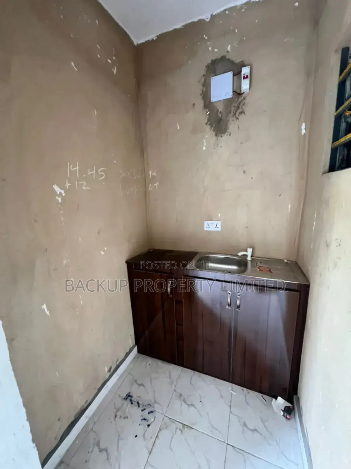 Studio Apartment in Shomolu for sale