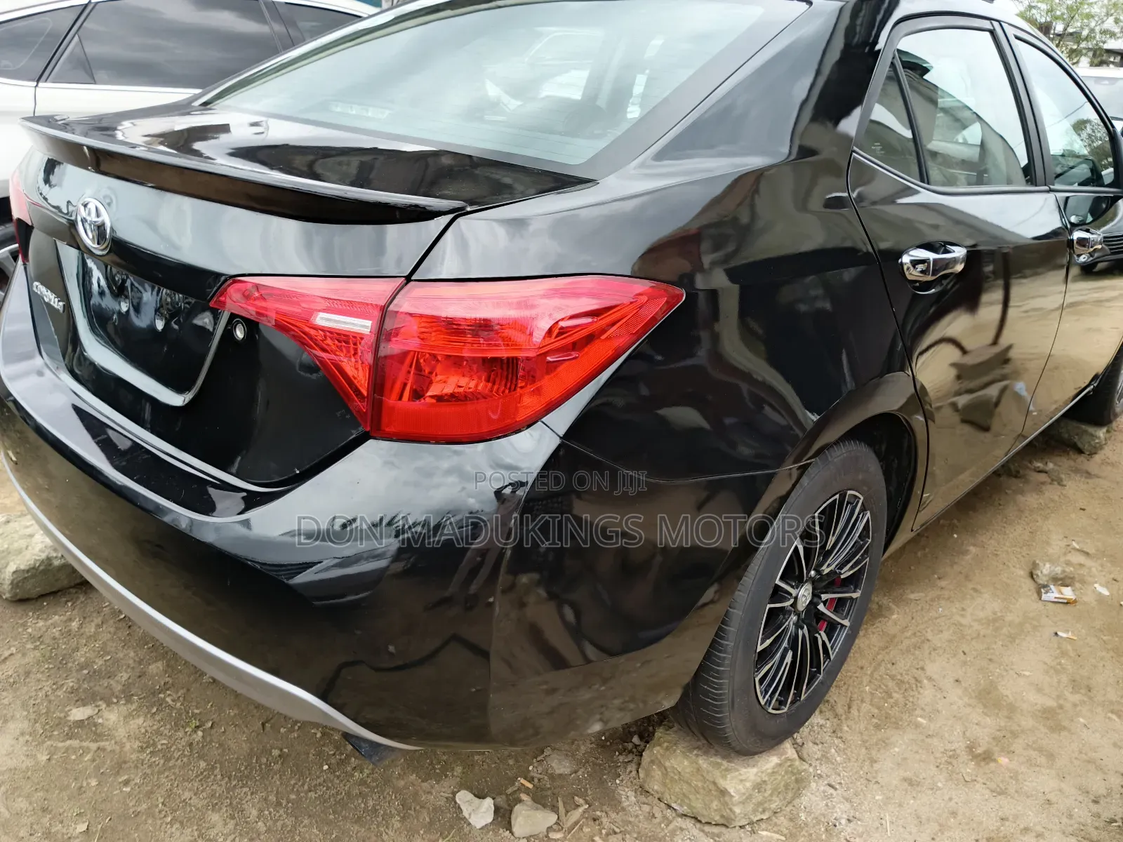 Toyota Corolla LE Premium 4dr Sedan (1.8L 4cyl CVT) 2015 Black