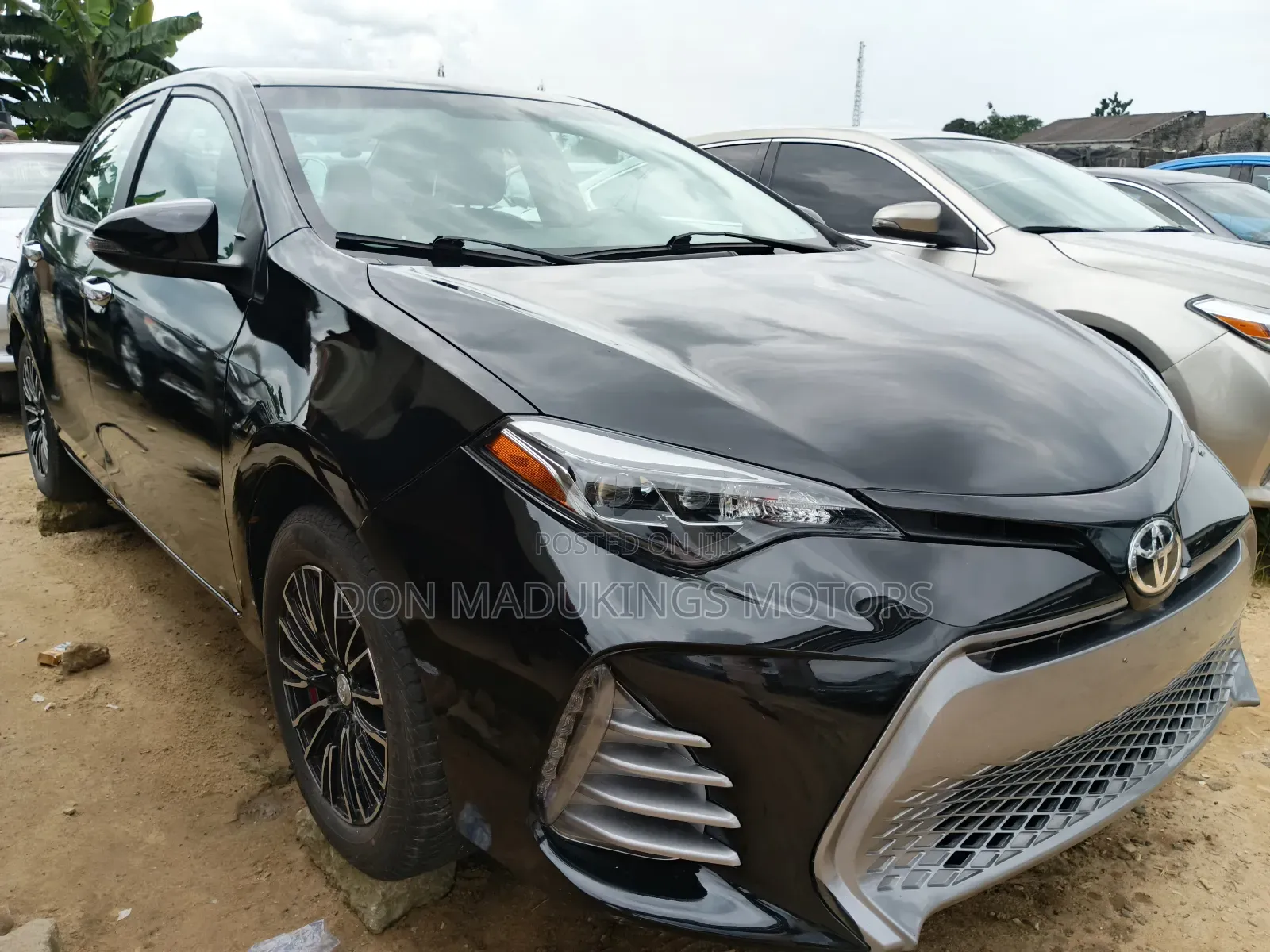 Toyota Corolla LE Premium 4dr Sedan (1.8L 4cyl CVT) 2015 Black