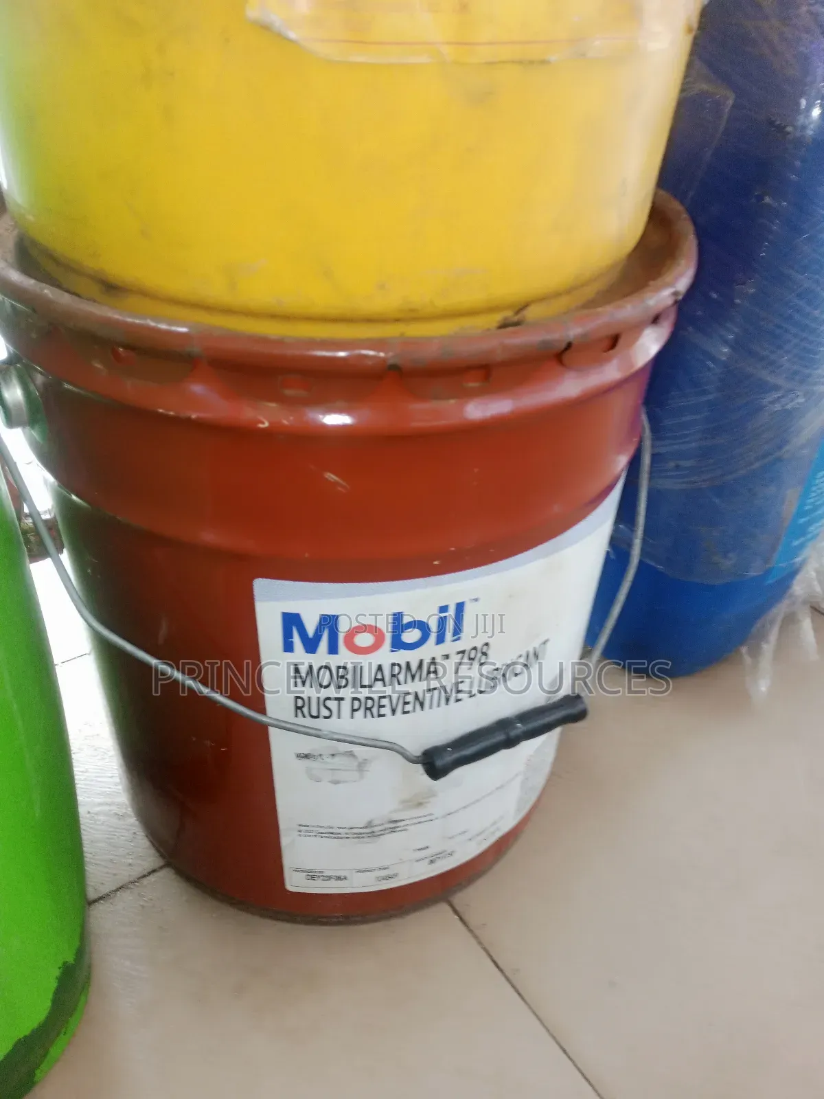 Mobile Grease Bucket Available.