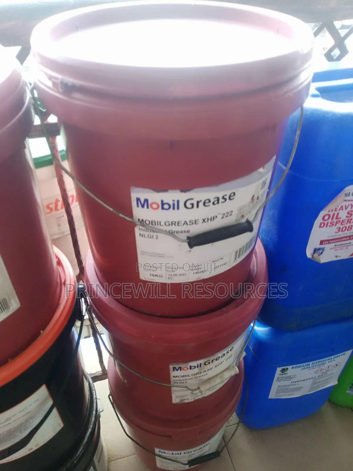 Mobile Grease Bucket Available.