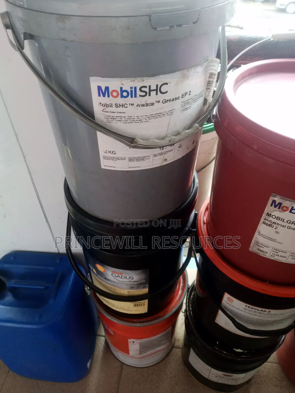 Mobile Grease Bucket Available.