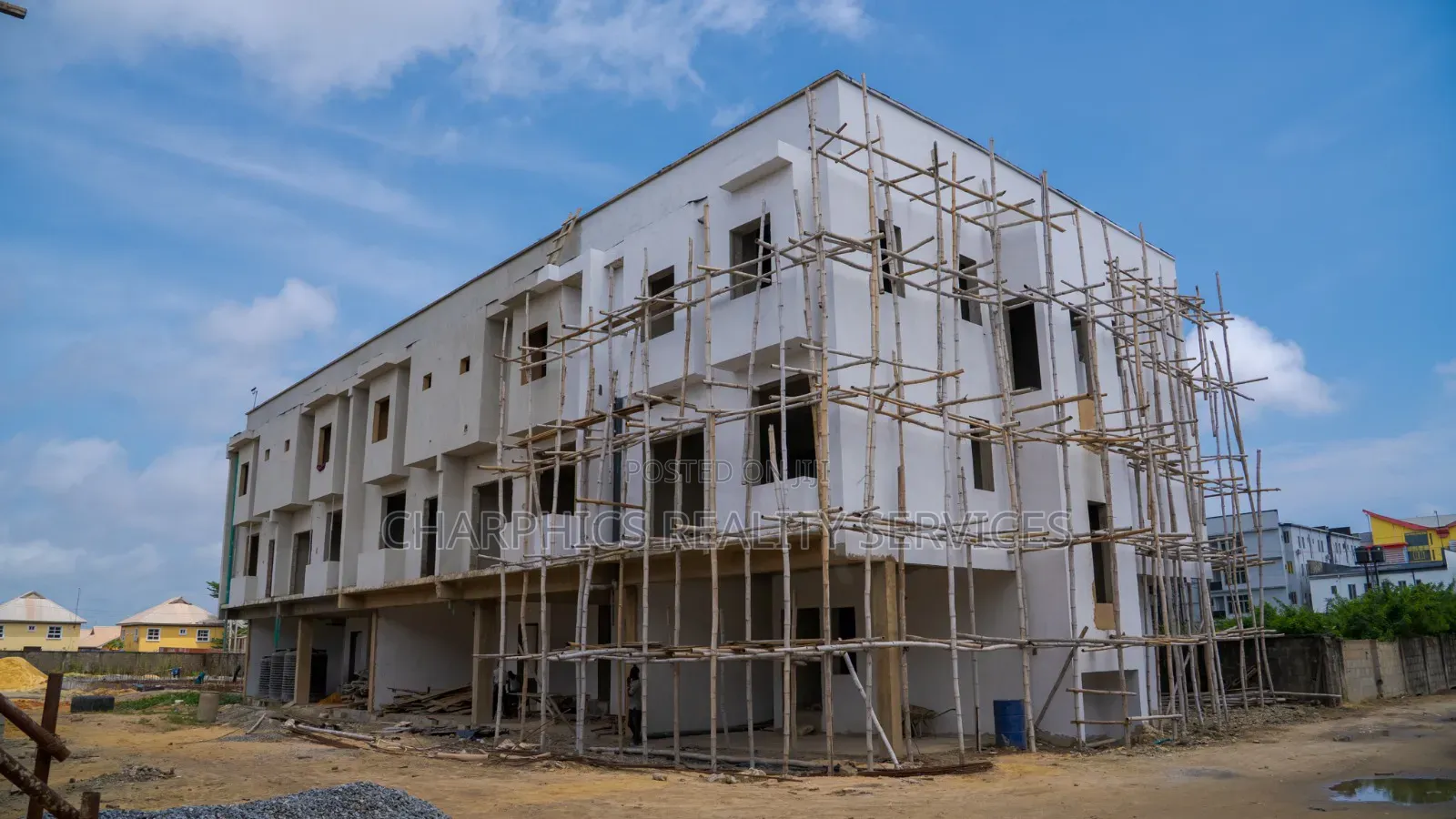 2bdrm Maisonette In Osapa London For Sale
