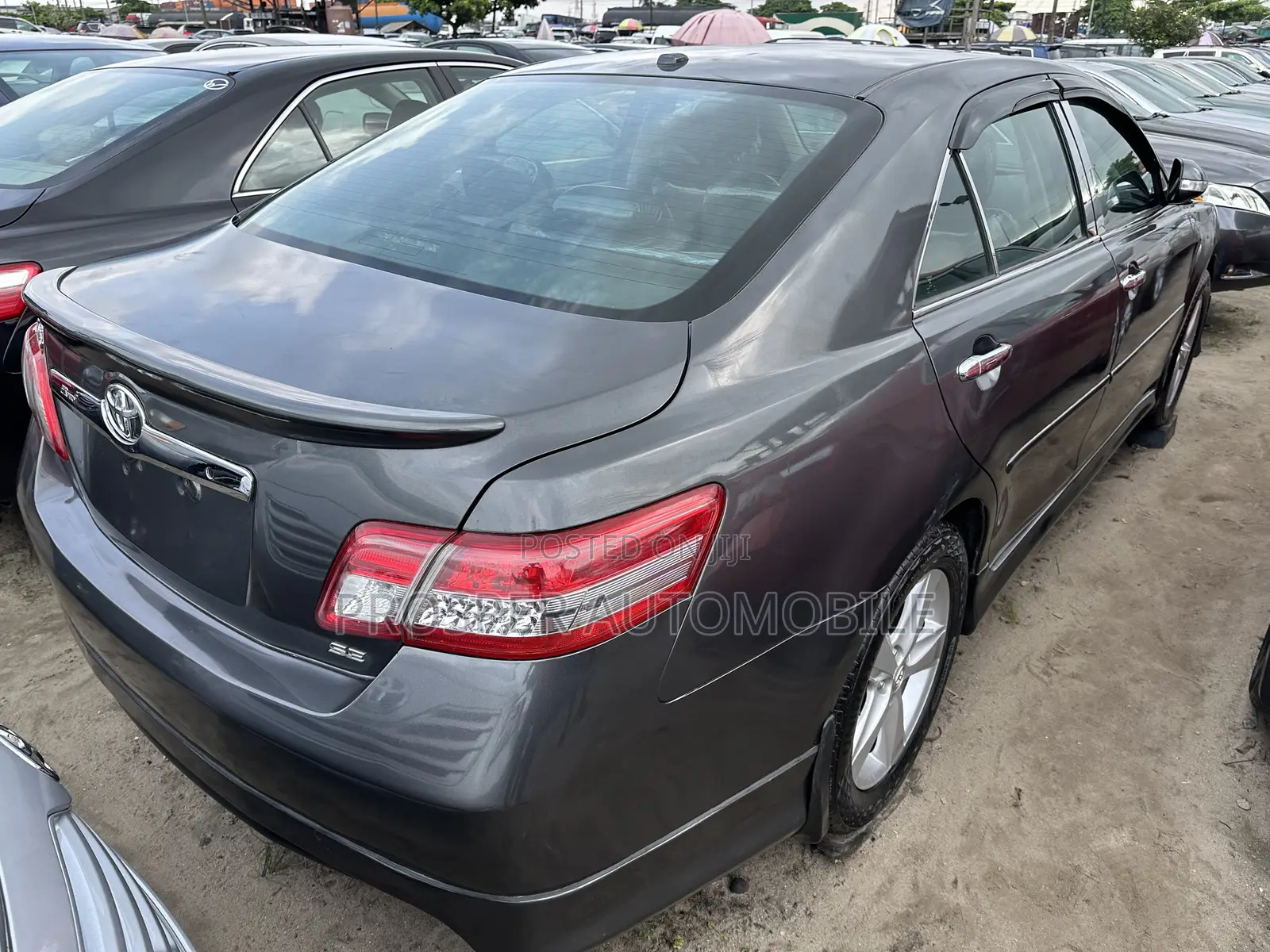 Toyota Camry SE 4dr Sedan (2.5L 4cyl 6A) 2011 Gray