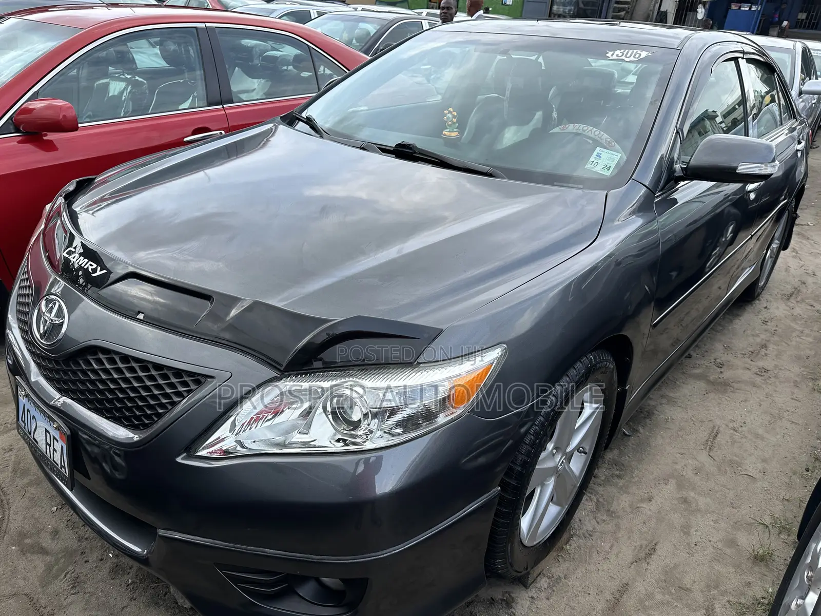 Toyota Camry SE 4dr Sedan (2.5L 4cyl 6A) 2011 Gray