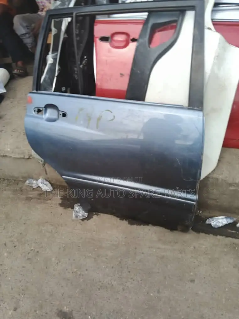 Toyota Highlander 20005 Model Empty Door Back Right