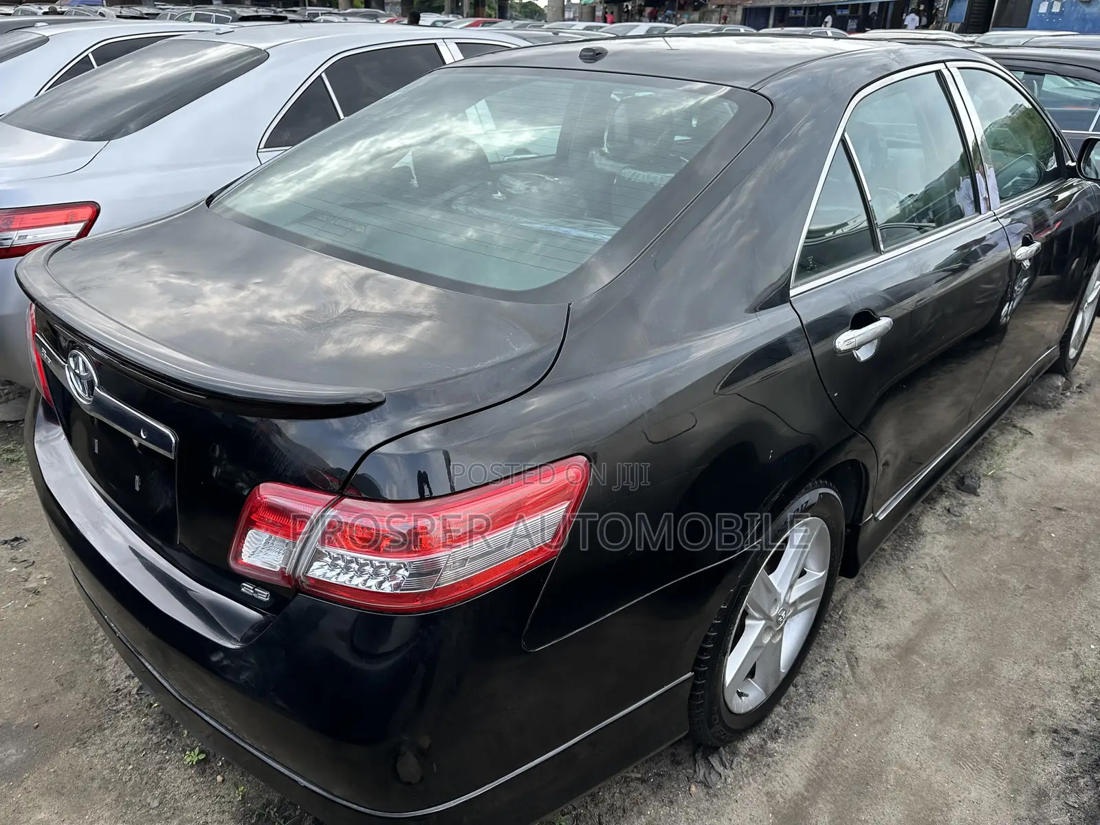 Toyota Camry SE 4dr Sedan (2.5L 4cyl 6A) 2011 Black
