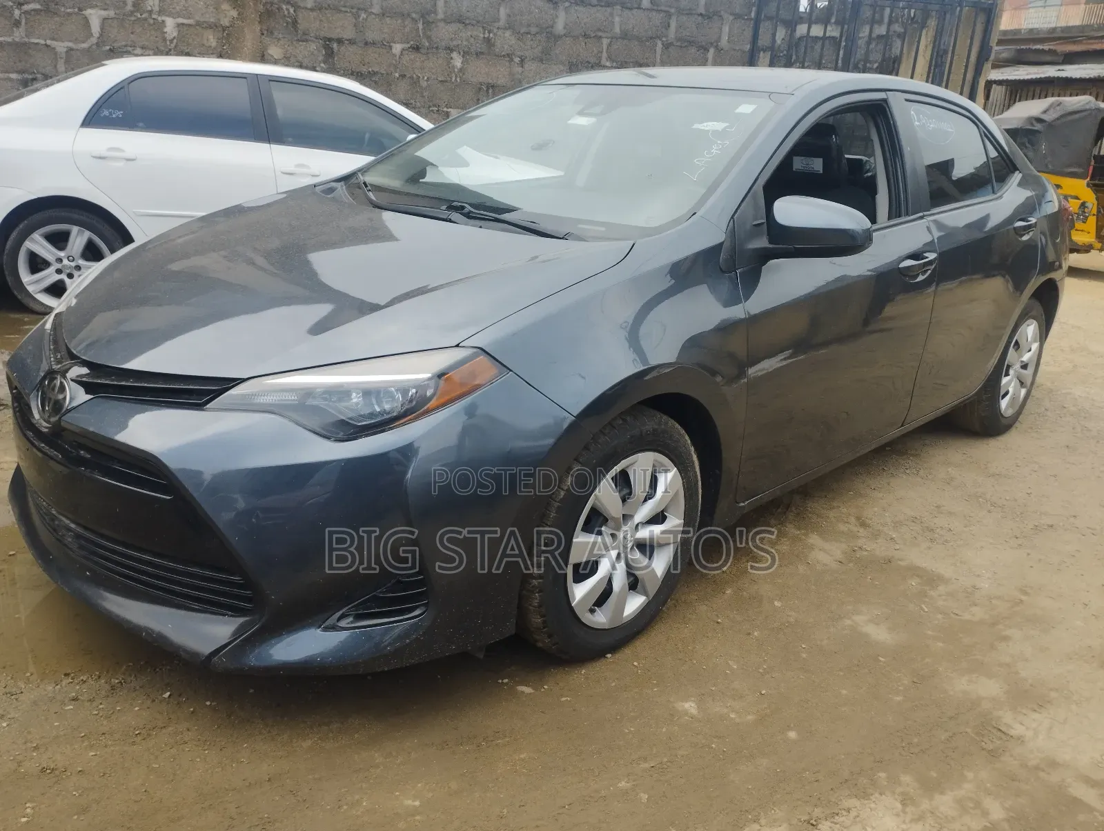 Toyota Corolla LE (1.8L 4cyl 2A) 2018 Gray