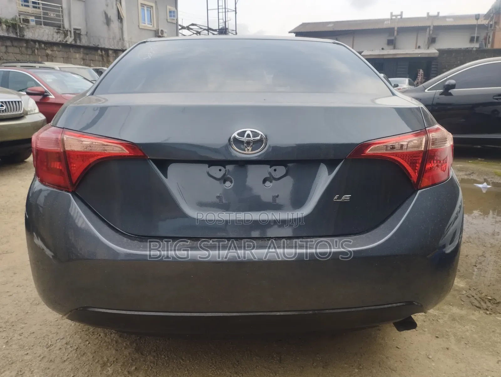 Toyota Corolla LE (1.8L 4cyl 2A) 2018 Gray
