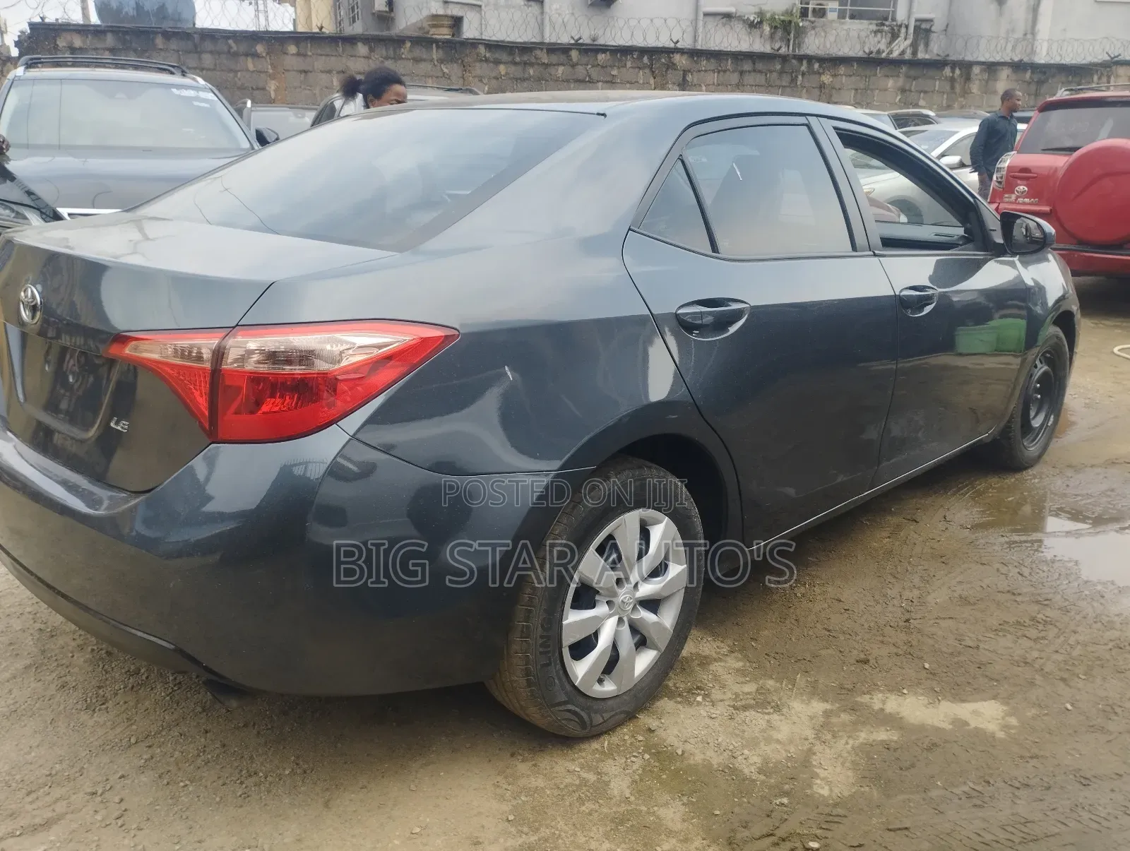 Toyota Corolla LE (1.8L 4cyl 2A) 2018 Gray