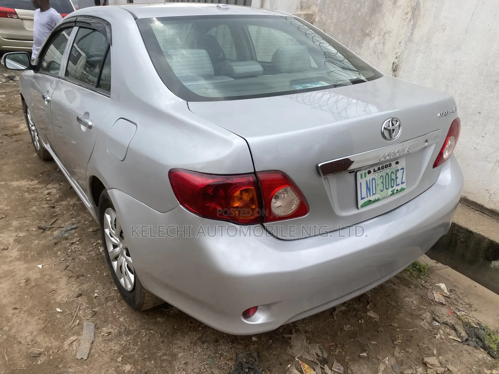 Toyota Corolla LE 4dr Sedan (1.8L 4cyl 4A) 2010 Silver